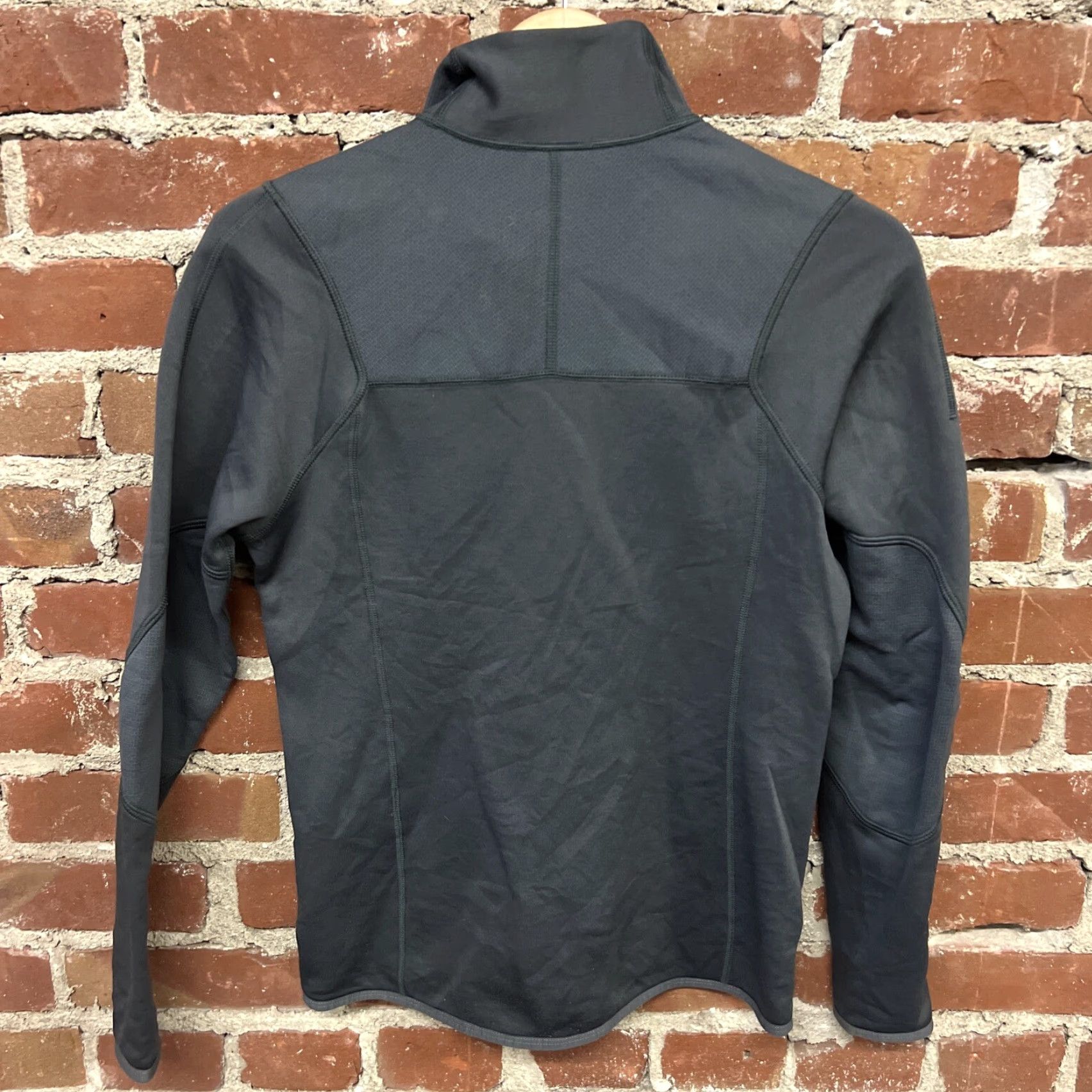 Patagonia Patagonia Piton Hybrid Jacket Women's Gray Size Small T User: Patagonia Piton Hybrid Gray Jacket Women's Size Small T Size S / US 4 / IT 40 - 3 Thumbnail