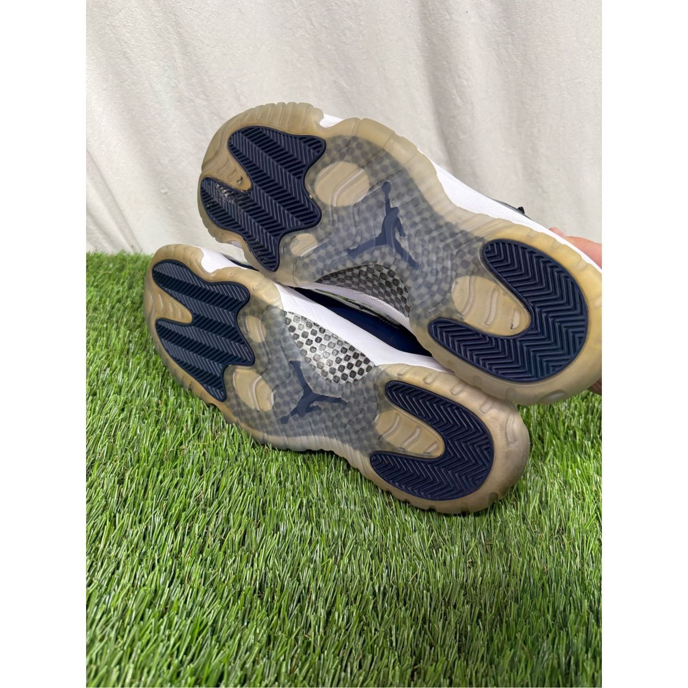 Jordan Brand Jordan 11 Low Georgetown Size 12 CLEAN Excellent Condition Size US 12 / EU 45 - 4 Thumbnail