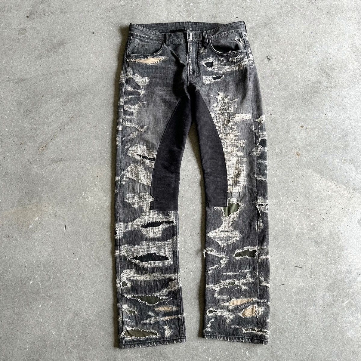 givenchy モールスキンデニム　31 Givenchy Jeans In Destroyed Denim And Moleskin | Saks Fifth