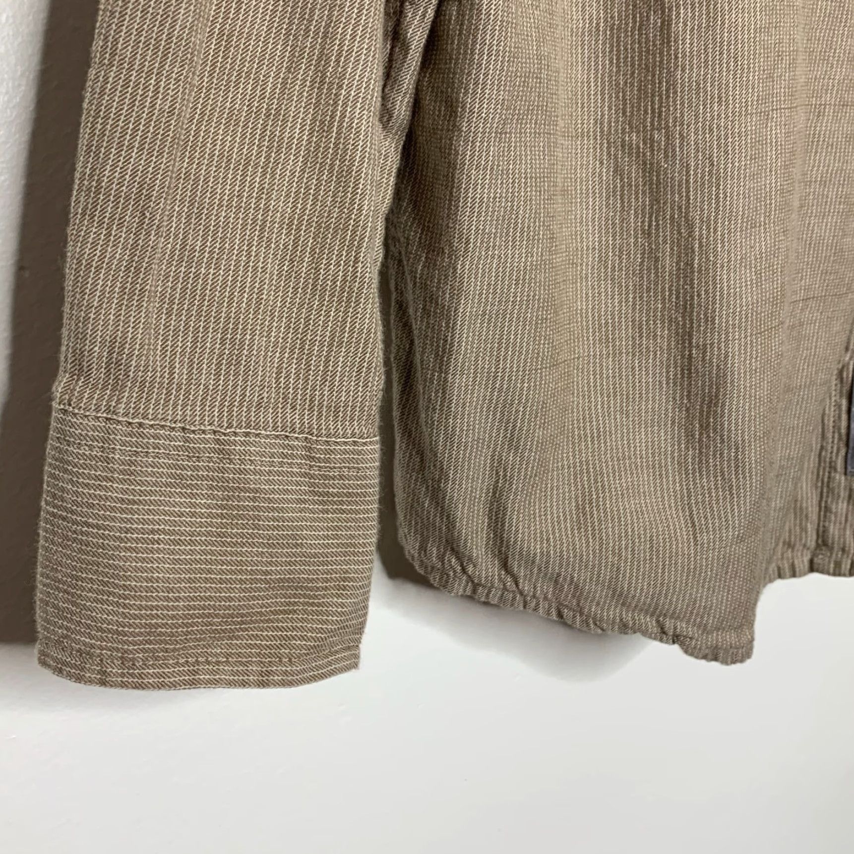 Vintage Horny Toad Mens Button-Up Shirt L Long Sleeve Casual Organic Cotton Tan Striped 98% Organic Cotton 2% Spandex Button-Down Collar Mens Size US L / EU 52-54 / 3 - 4 Thumbnail