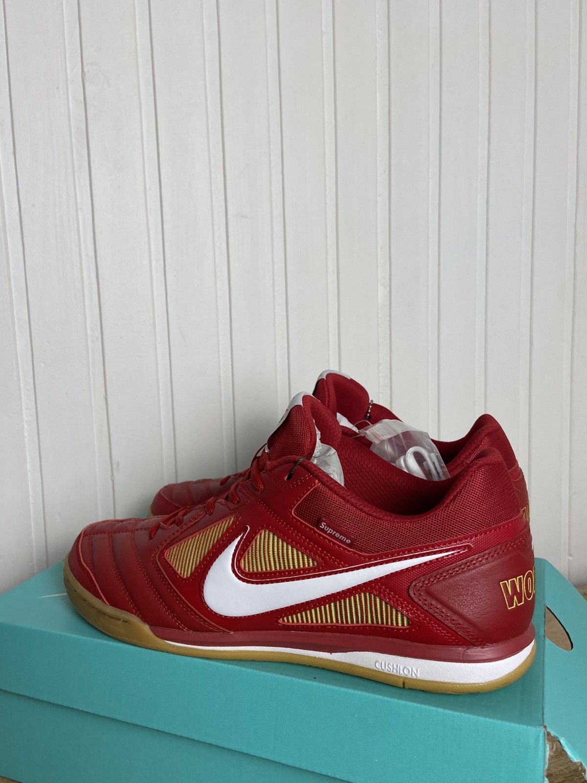 Nike × Supreme New Nike SB Gato "Supreme Red" Authentic 2018 Size 10US Size US 10 / EU 43 - 7 Thumbnail