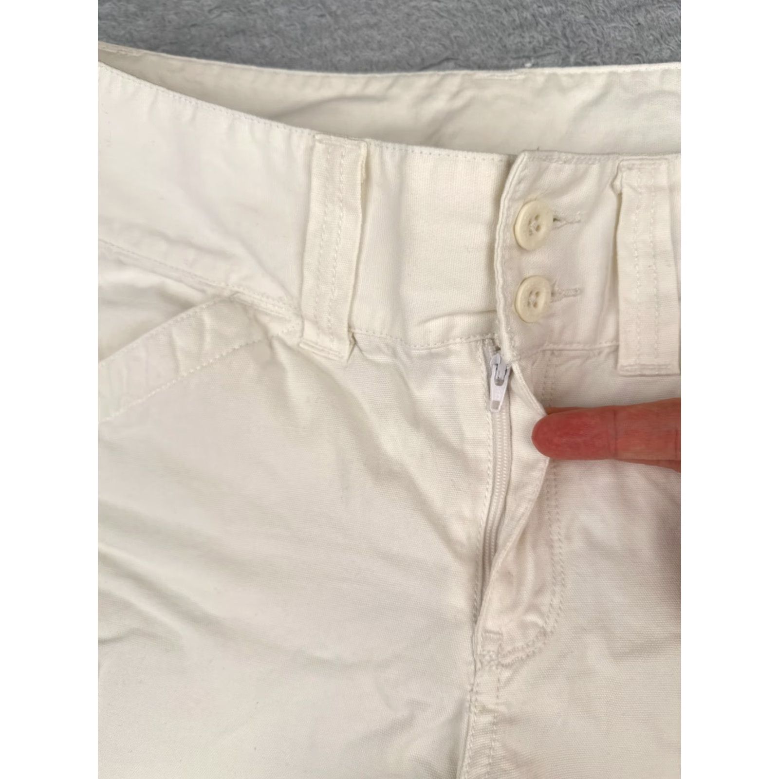 The North Face The North Face Shorts Adult 12 White 100% Cotton Hiking Casual Women Size 34" / US 12 / IT 48 - 6 Thumbnail