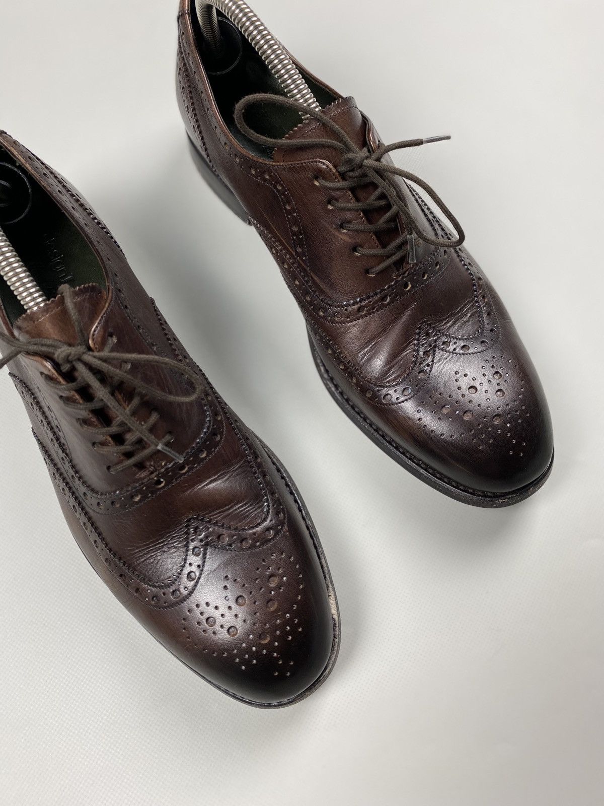 Loake Loake men’s leather formal brogue shoes size UK 9 / US 10 Size US 10 / EU 43 - 5 Thumbnail