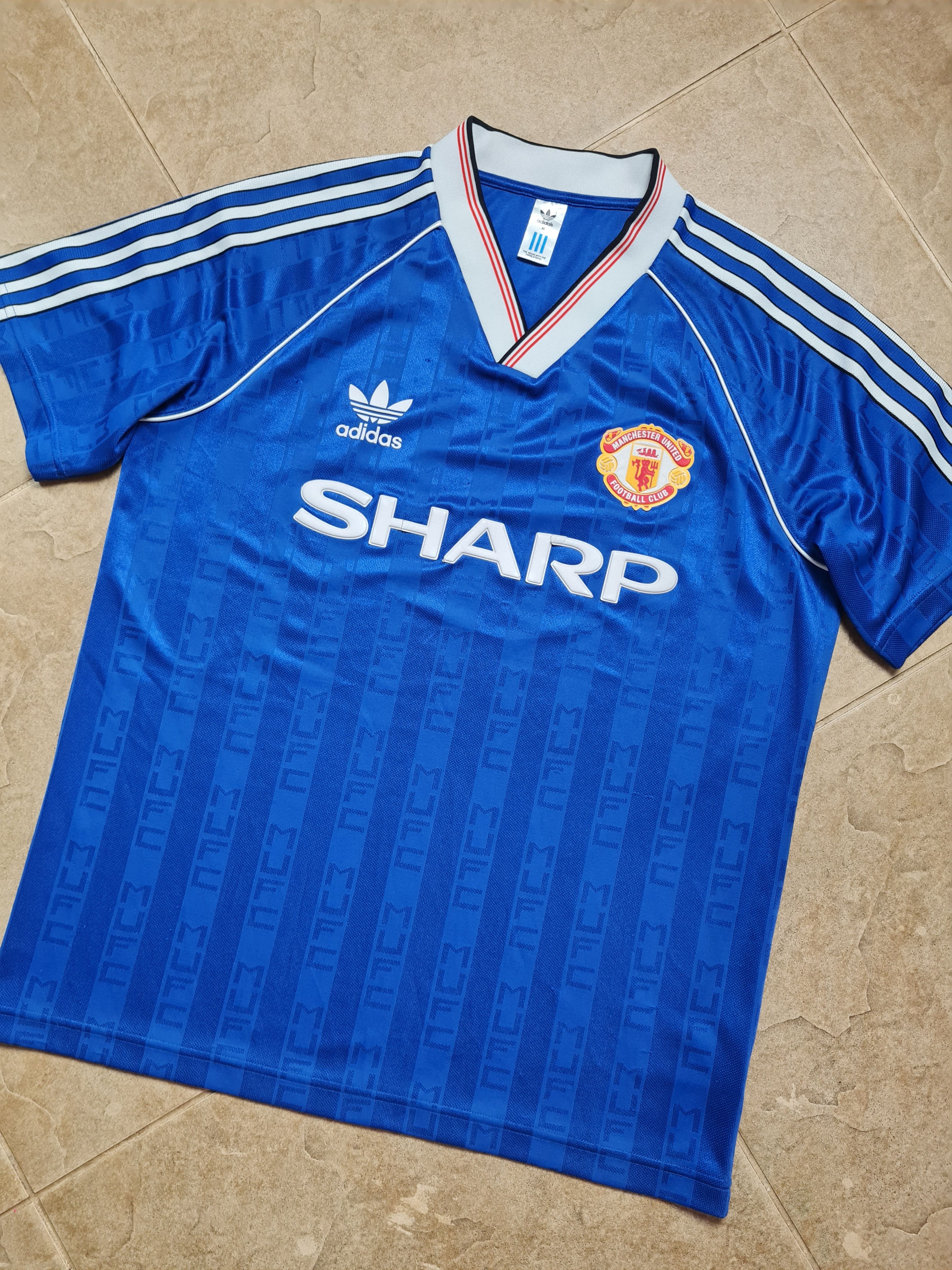 Adidas Adidas Originals Manchester United 1988-1990 Third IP5544 Size US M / EU 48-50 / 2 - 3 Thumbnail