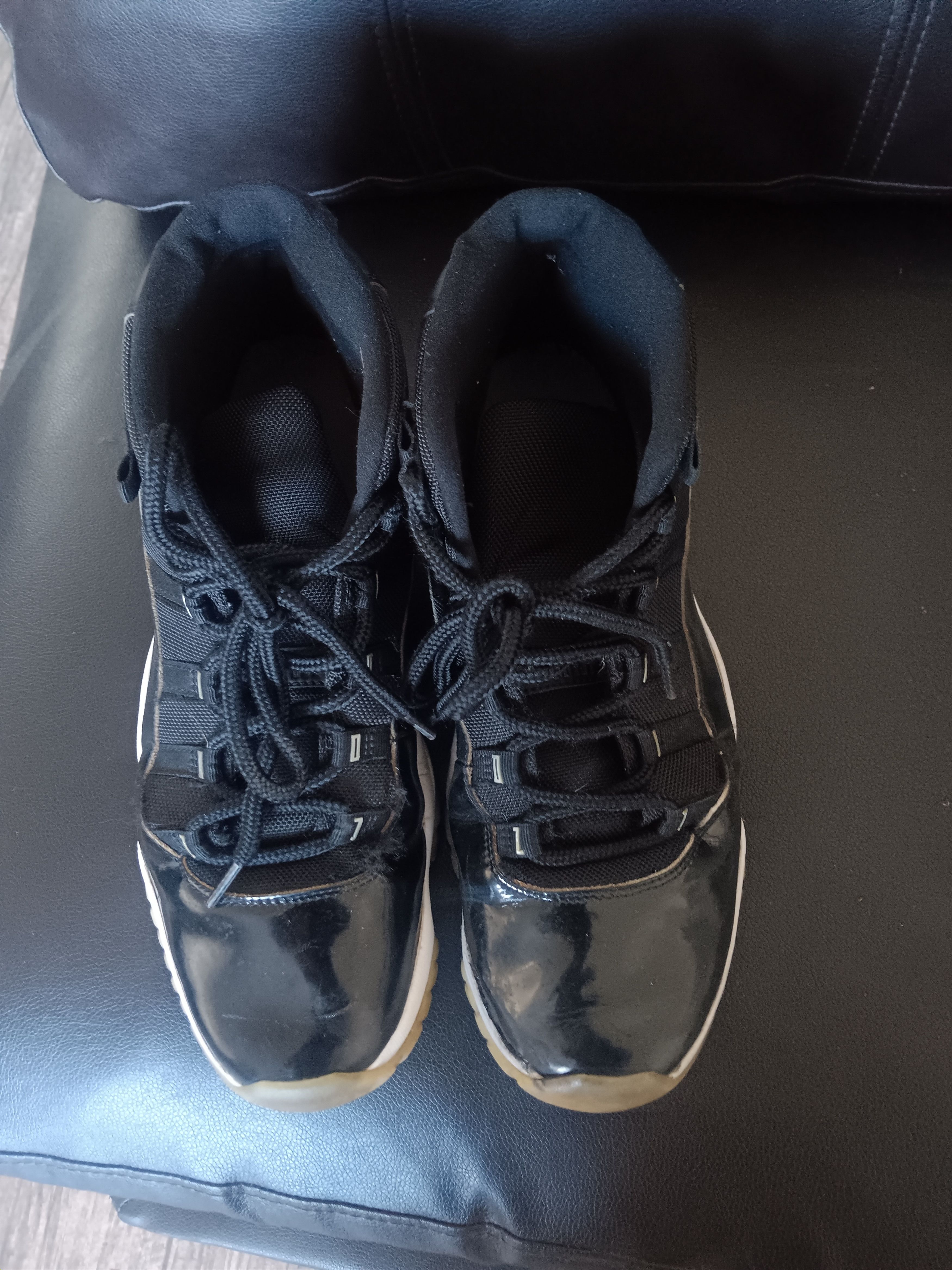 Jordan Brand Nike Air Jordan Retro 11 Size US 13 / EU 46 - 3 Thumbnail