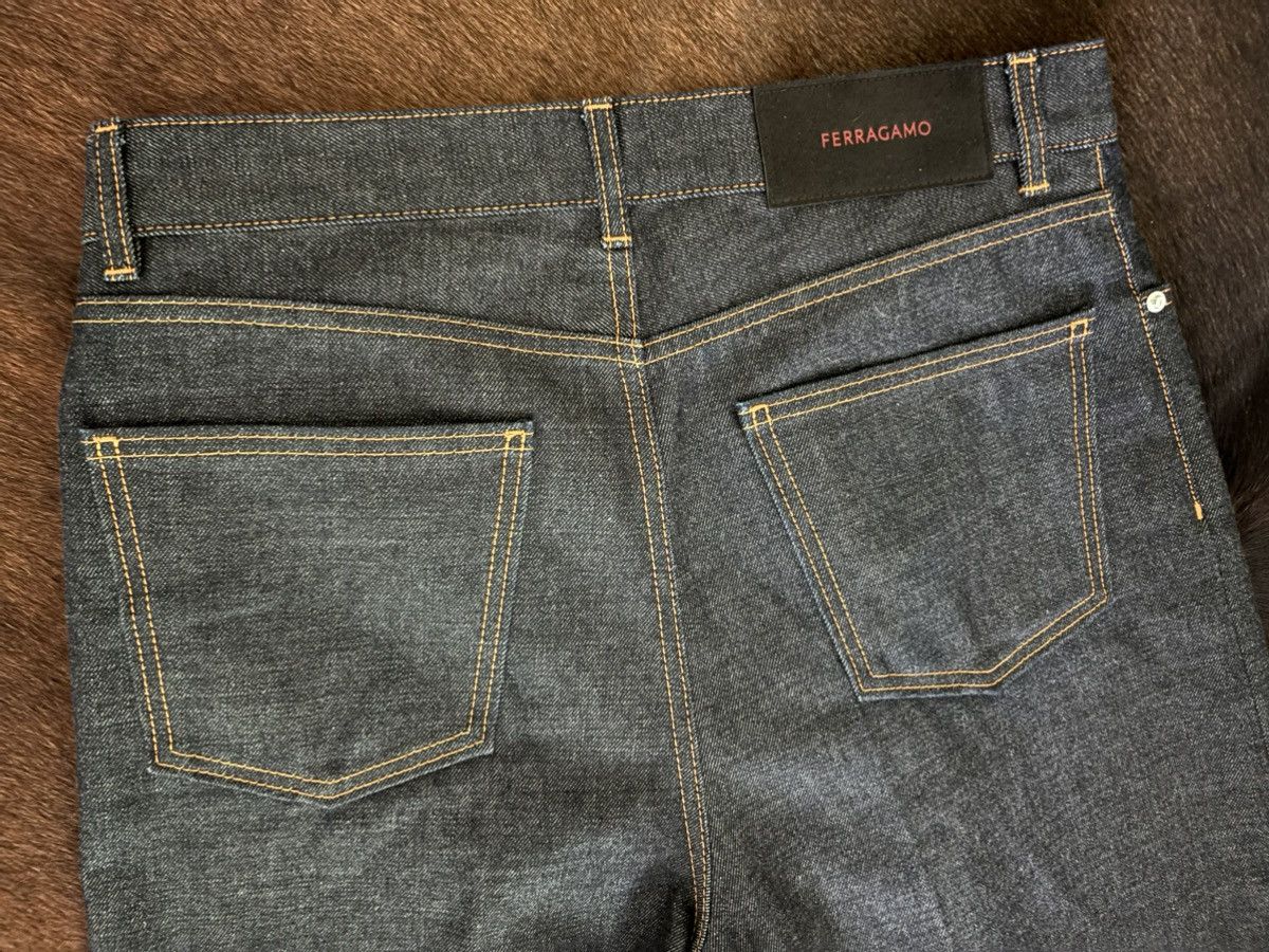 Salvatore Ferragamo Ferragamo dark wash relaxed/baggy denim Size US 32 / EU 48 - 3 Thumbnail