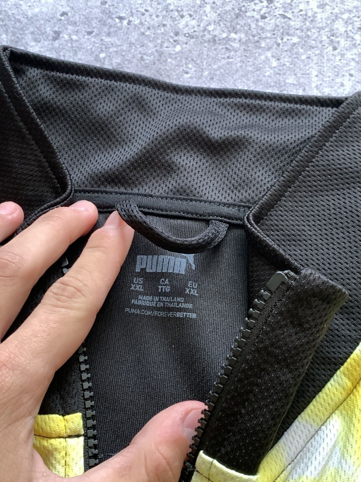 Puma 🔥PUMA BORUSSIA DORTMUND BVB 2021/22 BLOCKCORE SOCCER JACKET Size US XXL / EU 58 / 5 - 8 Thumbnail