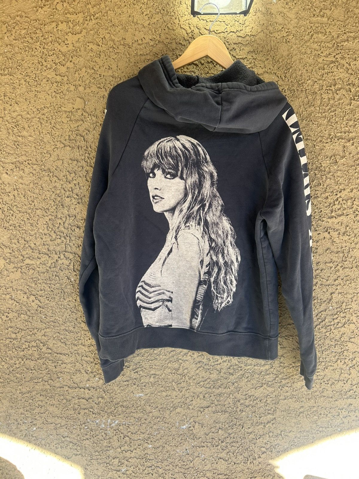 Vintage Taylor Swift The Eras Tour Hoodie Size Small Size US S / EU 44-46 / 1 - 3 Thumbnail