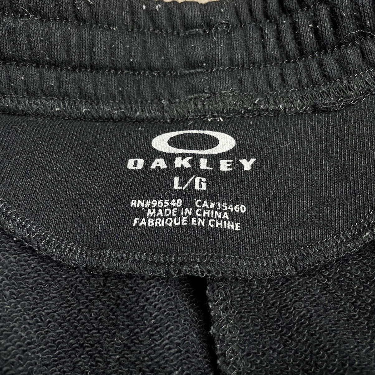 Oakley Vintage Oakley sweatpants Side Spellout Size US 30 / EU 46 - 12 Thumbnail