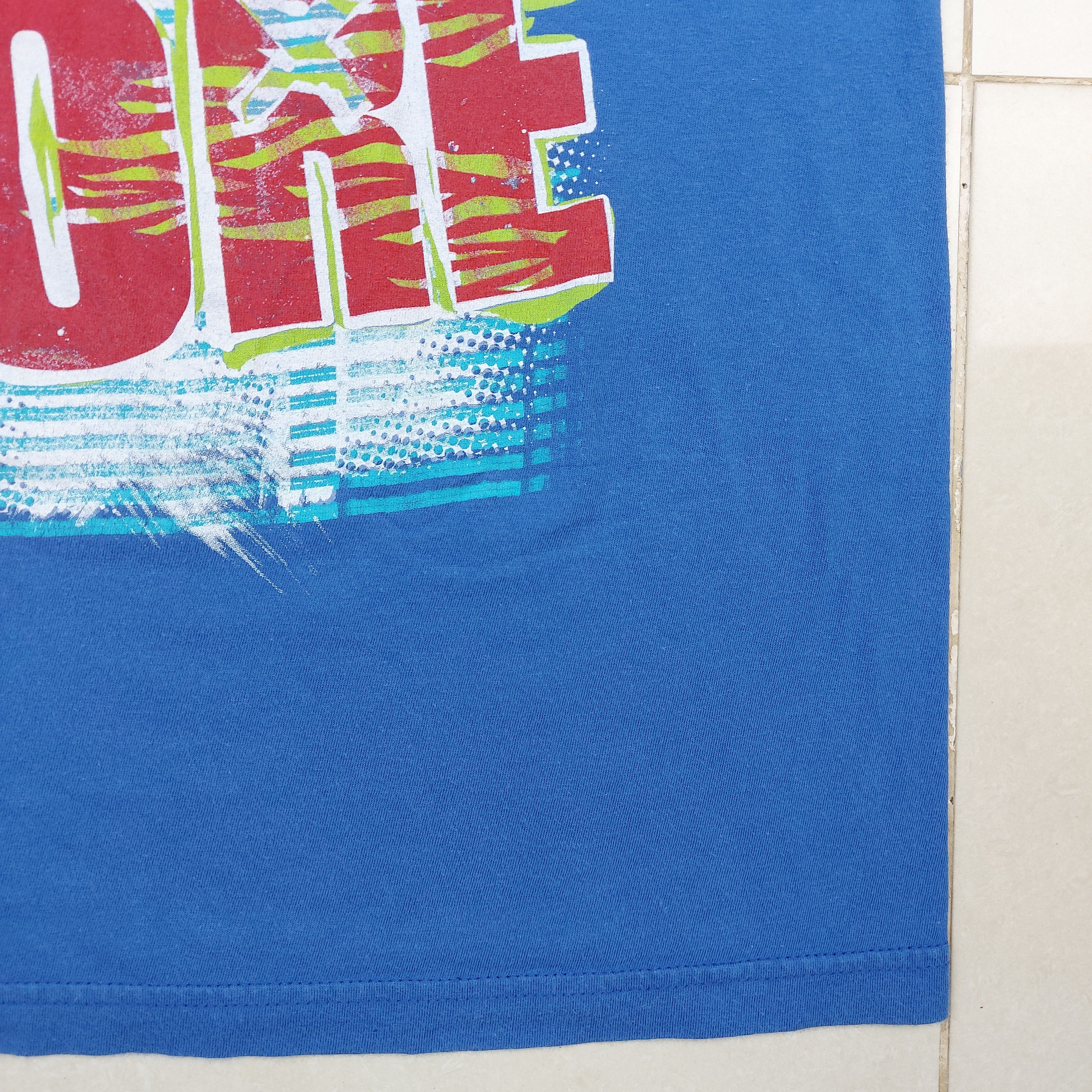Band Tees Vintage 2007 Paramore Band Riot Album Emo Scene MySpace TEE Size US M / EU 48-50 / 2 - 9 Thumbnail