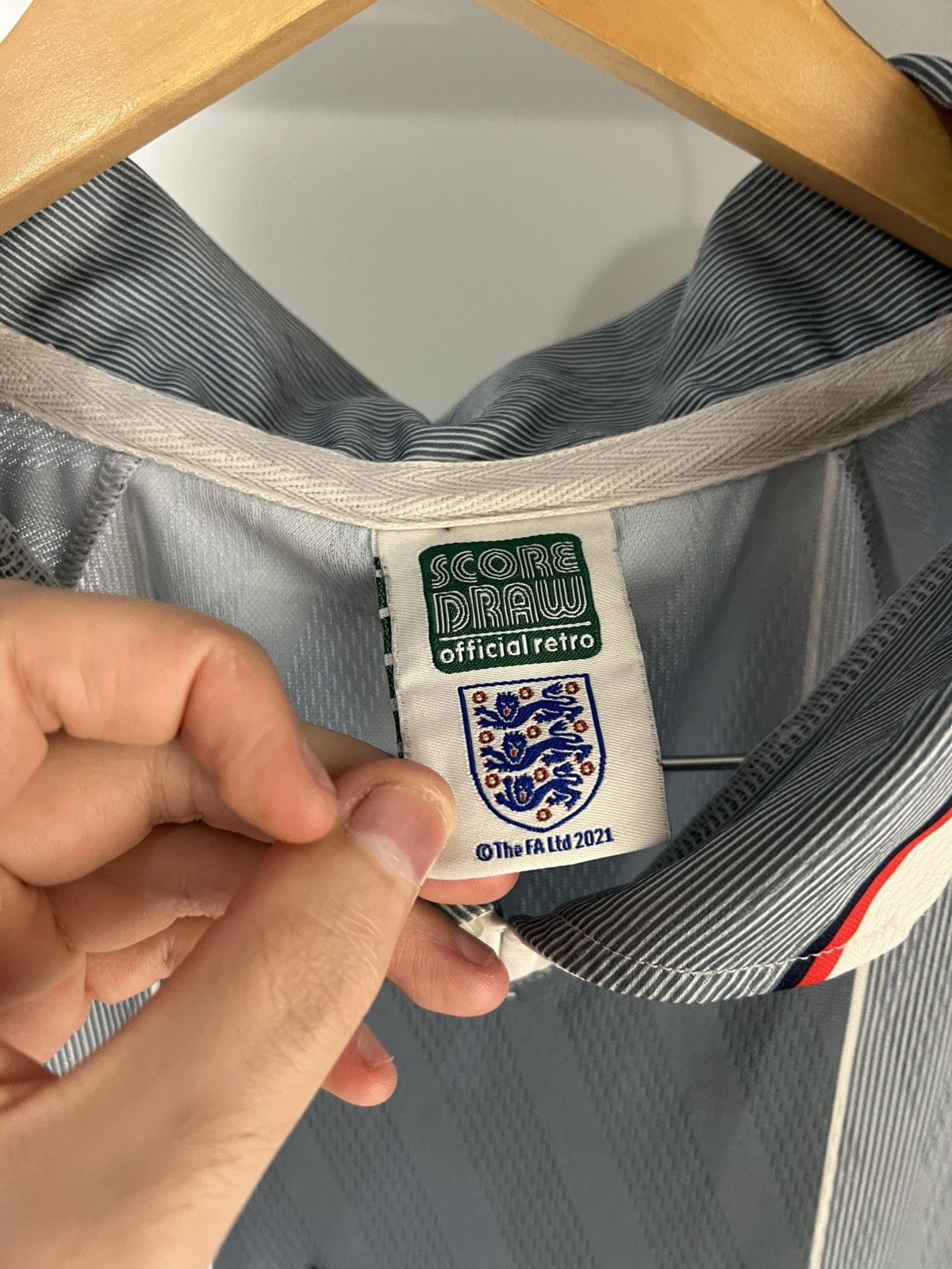 Vintage VERY RARE UMBRO ENGLAND RETRO SOCCER JERSEY MANCHESTER 90s Y2K Size US L / EU 52-54 / 3 - 13 Thumbnail