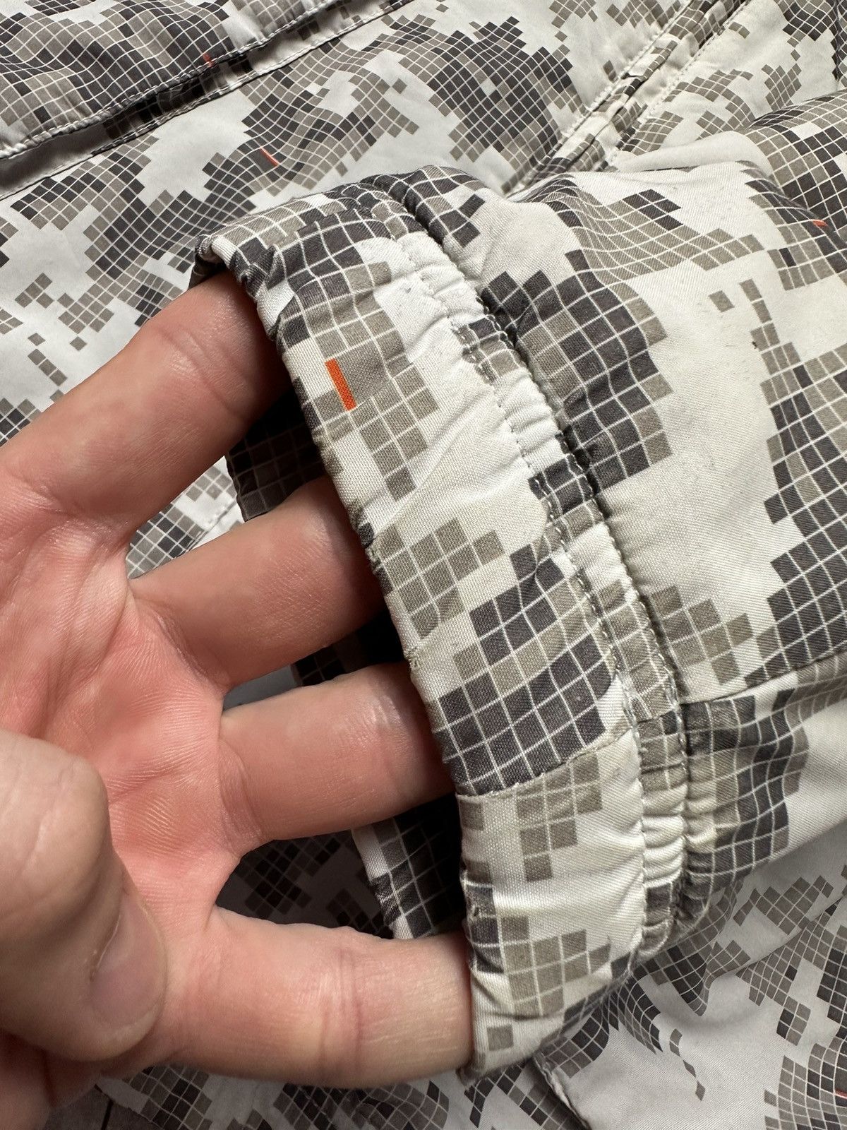 Nike × Vintage Vintage Nike ACG winter jacket size Xs logo white Camo rare Size US XS / EU 42 / 0 - 7 Thumbnail