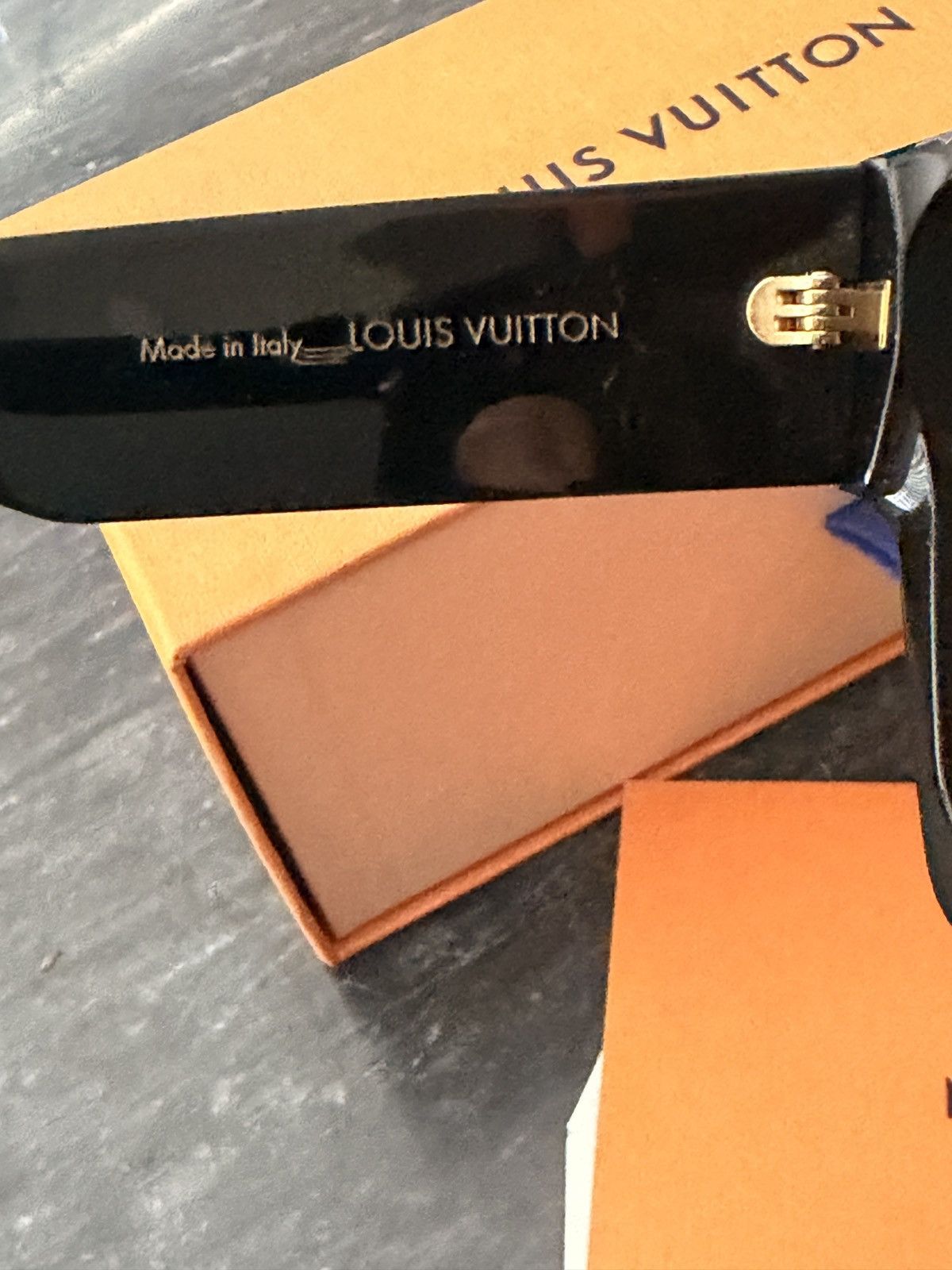 Louis Vuitton Louis Vuitton Black cyclone Sunglasses with Gold Accents E Size ONE SIZE - 4 Thumbnail