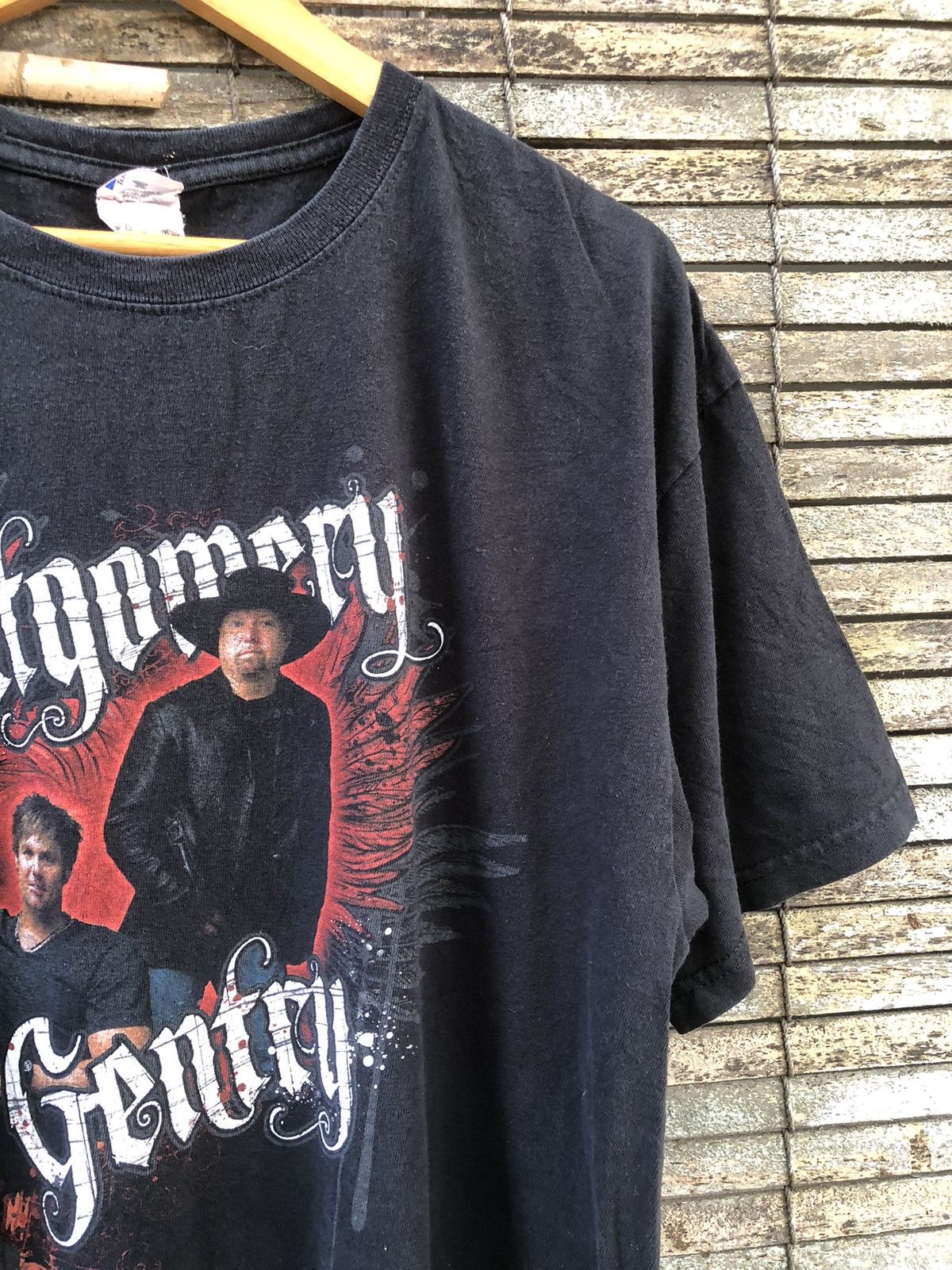 Band Tees × Vintage Vintage Y2K American Country Montgomery Gentry Tour Tee Size US XL / EU 56 / 4 - 7 Thumbnail