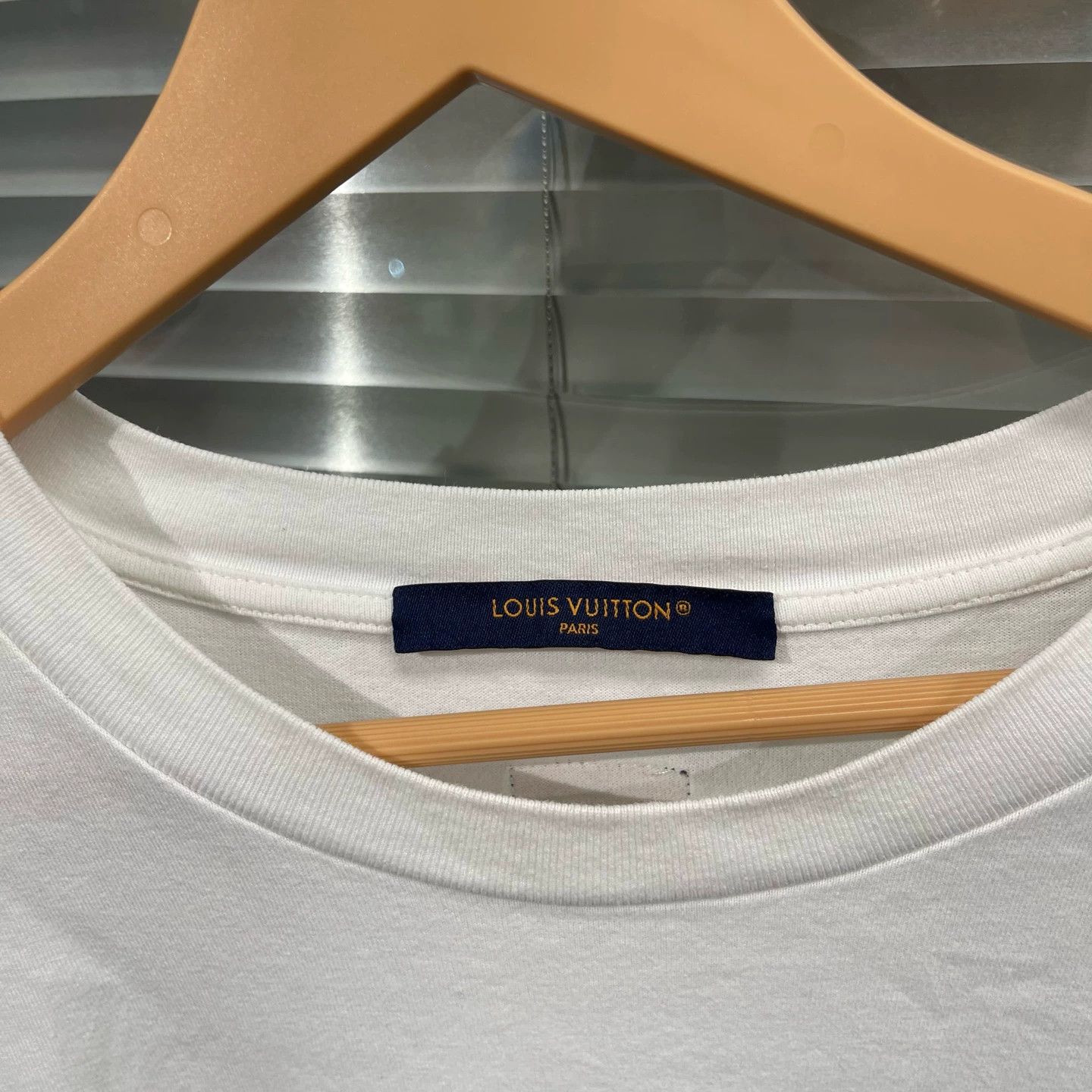 Louis Vuitton LV 25ss Men's White Logo Print SS XL 99N Size US XL / EU 56 / 4 - 3 Thumbnail