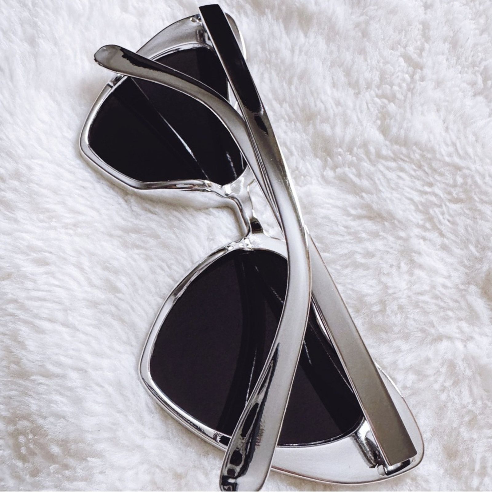 Other Addison Silver Heart-Shaped Sunglasses Size ONE SIZE - 11 Thumbnail