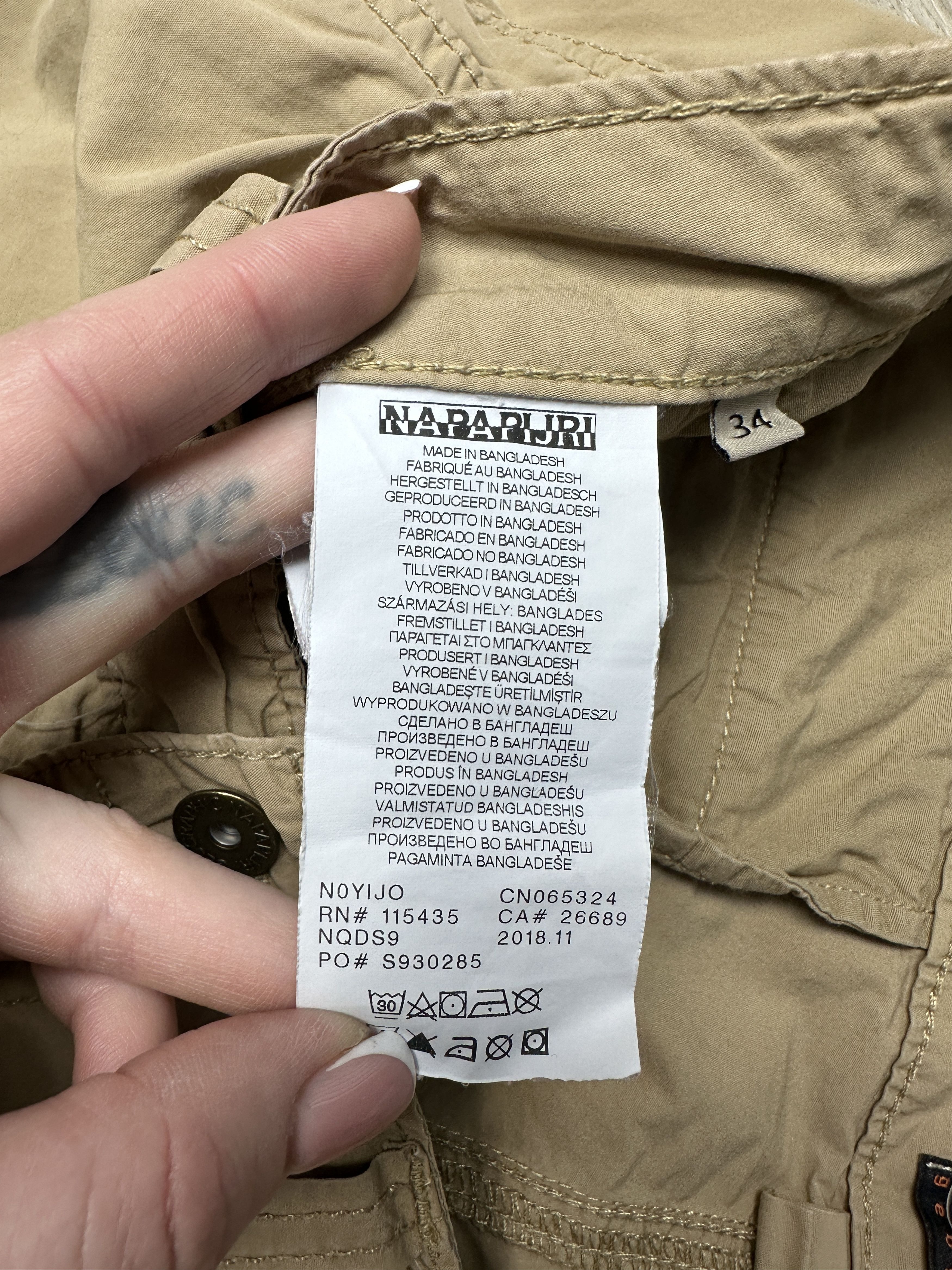 Napapijri × Vintage Napapijri Vintage Mens Cargo Shorts Size US 34 / EU 50 - 7 Thumbnail