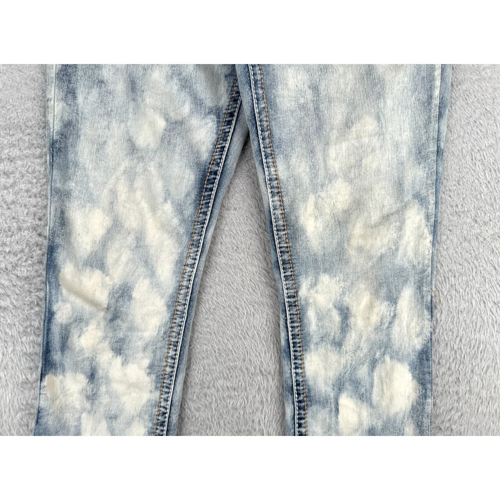 Vintage Rue21 Jeans Juniors 11 Mid Blue Denim Crop Bootcut 32x24 Embroidered Rhinestone Women's Jeans 5-Pocket Cotton Blend Denim Vintage No Size 32" / US 10 / IT 46 - 3 Thumbnail