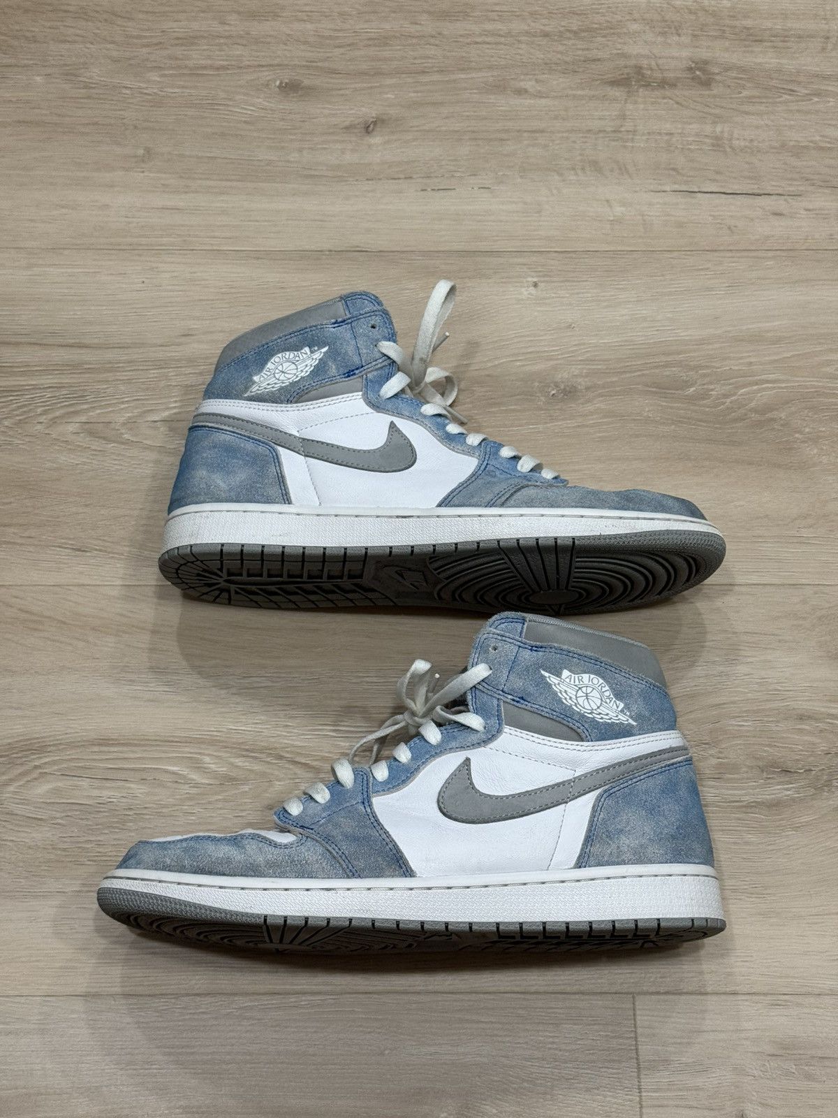 Jordan Brand Air Jordan 1 “Hyper Royal” Size US 12 / EU 45 - 3 Thumbnail