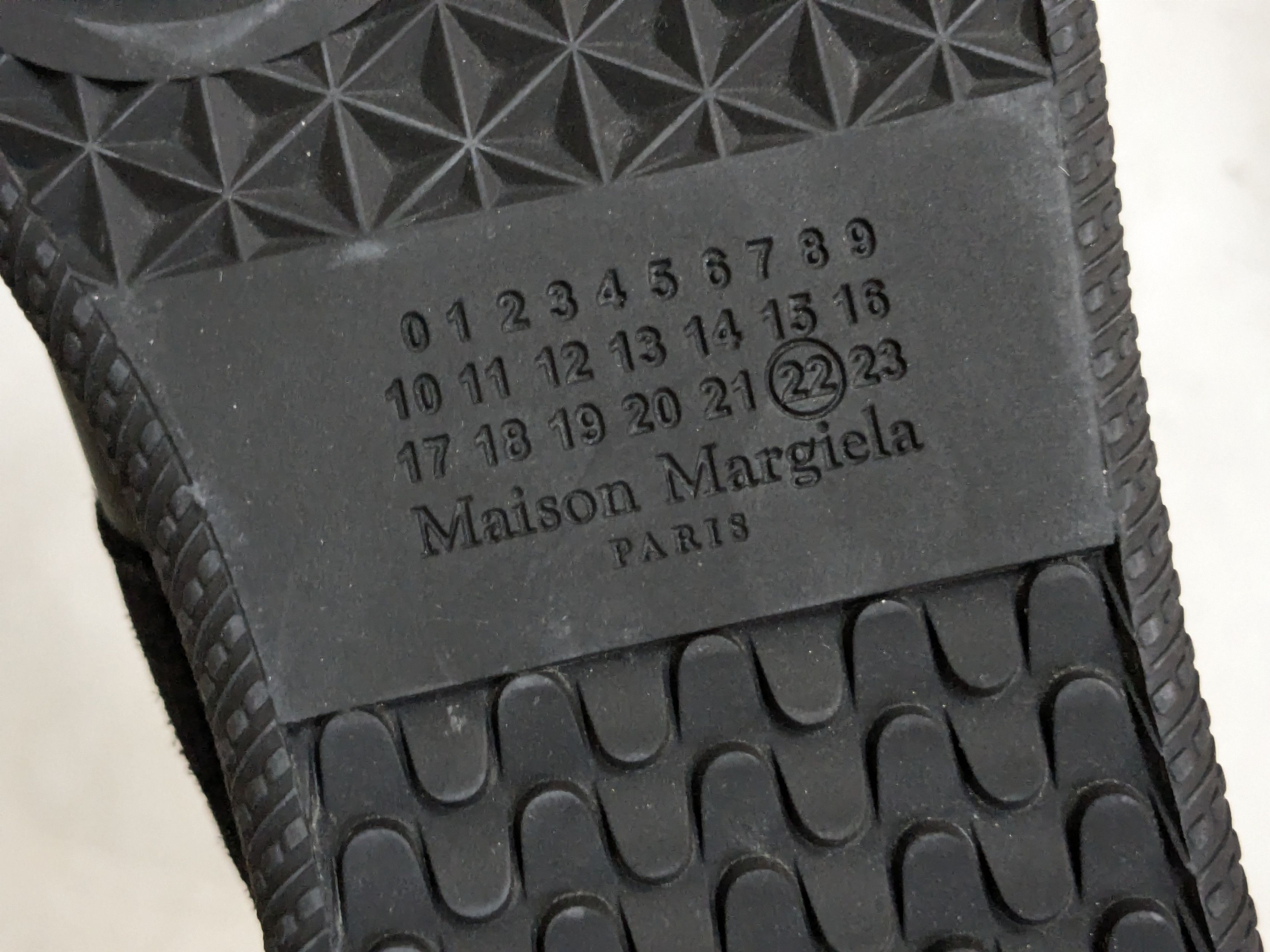 Maison Margiela Maison Margiela GAT Replica Black 8 41 Low Tops Size US 8 / EU 41 - 17 Thumbnail