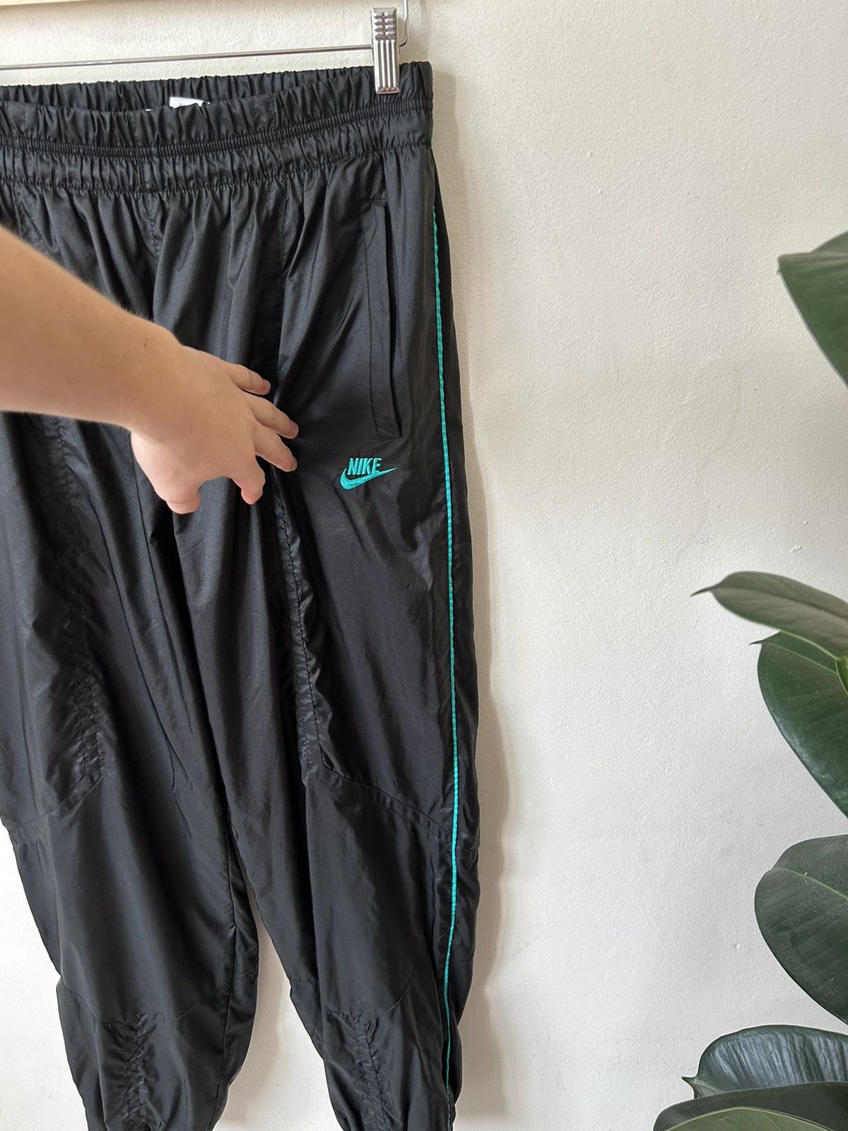 Nike × Vintage Nike Pleated Parachute Pants Size US 33 - 8 Thumbnail