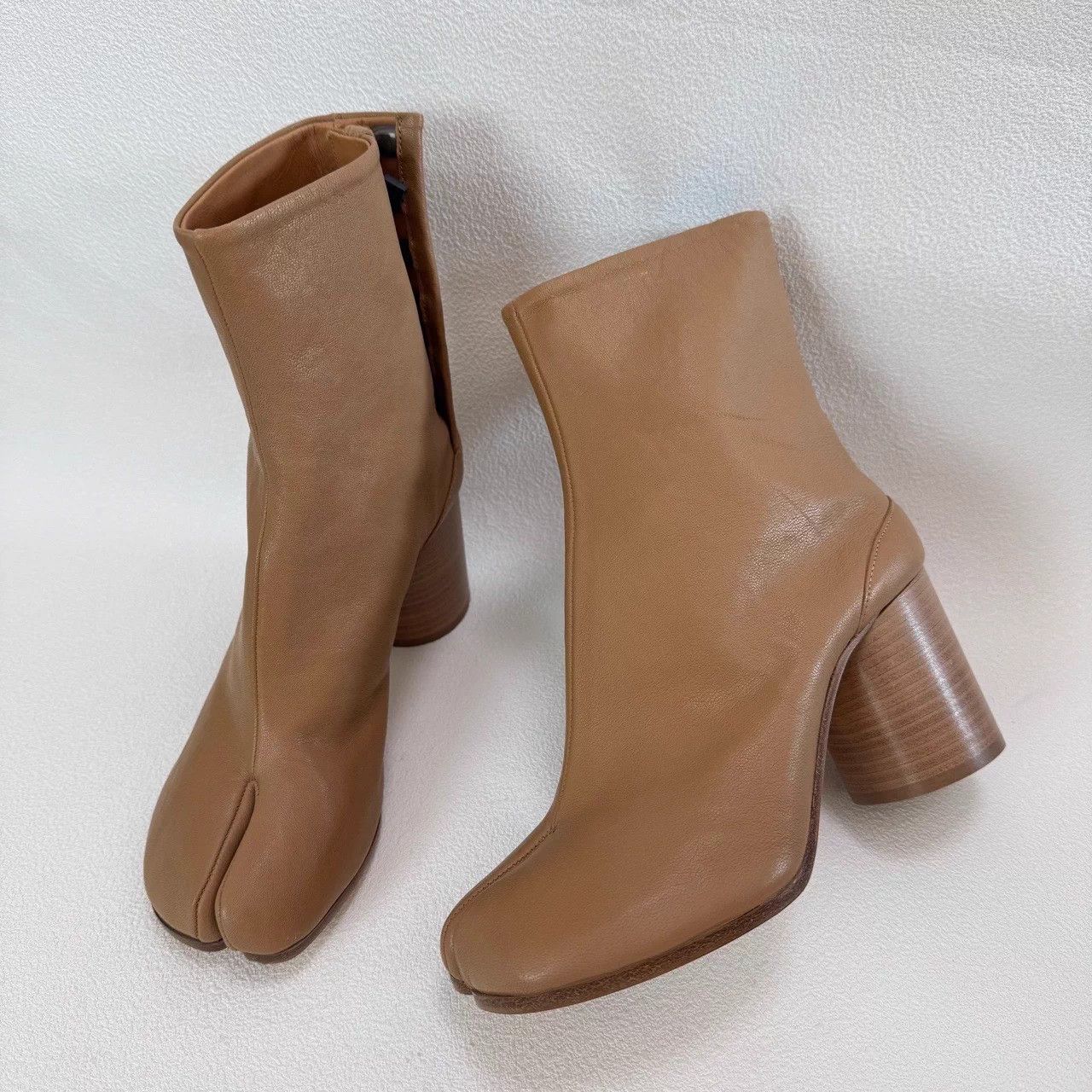 Maison Margiela Brand new, size 36! Maison Margiela Tabi split-toe boots Size US 6 / IT 36 - 4 Thumbnail