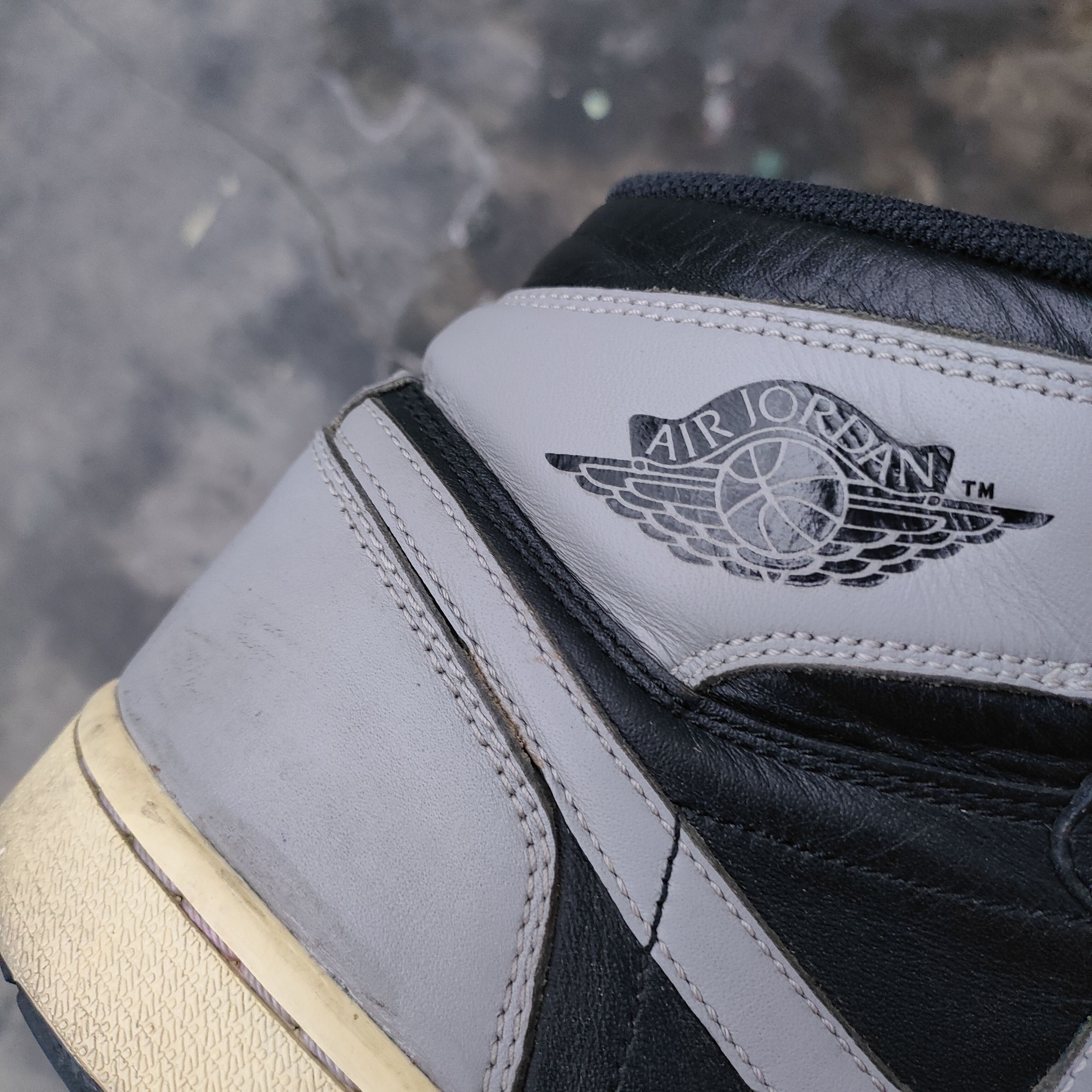 Jordan Brand 2013 Nike Air Jordan 1 Retro Shadow 555088-014 Size US 10 / EU 43 - 13 Thumbnail