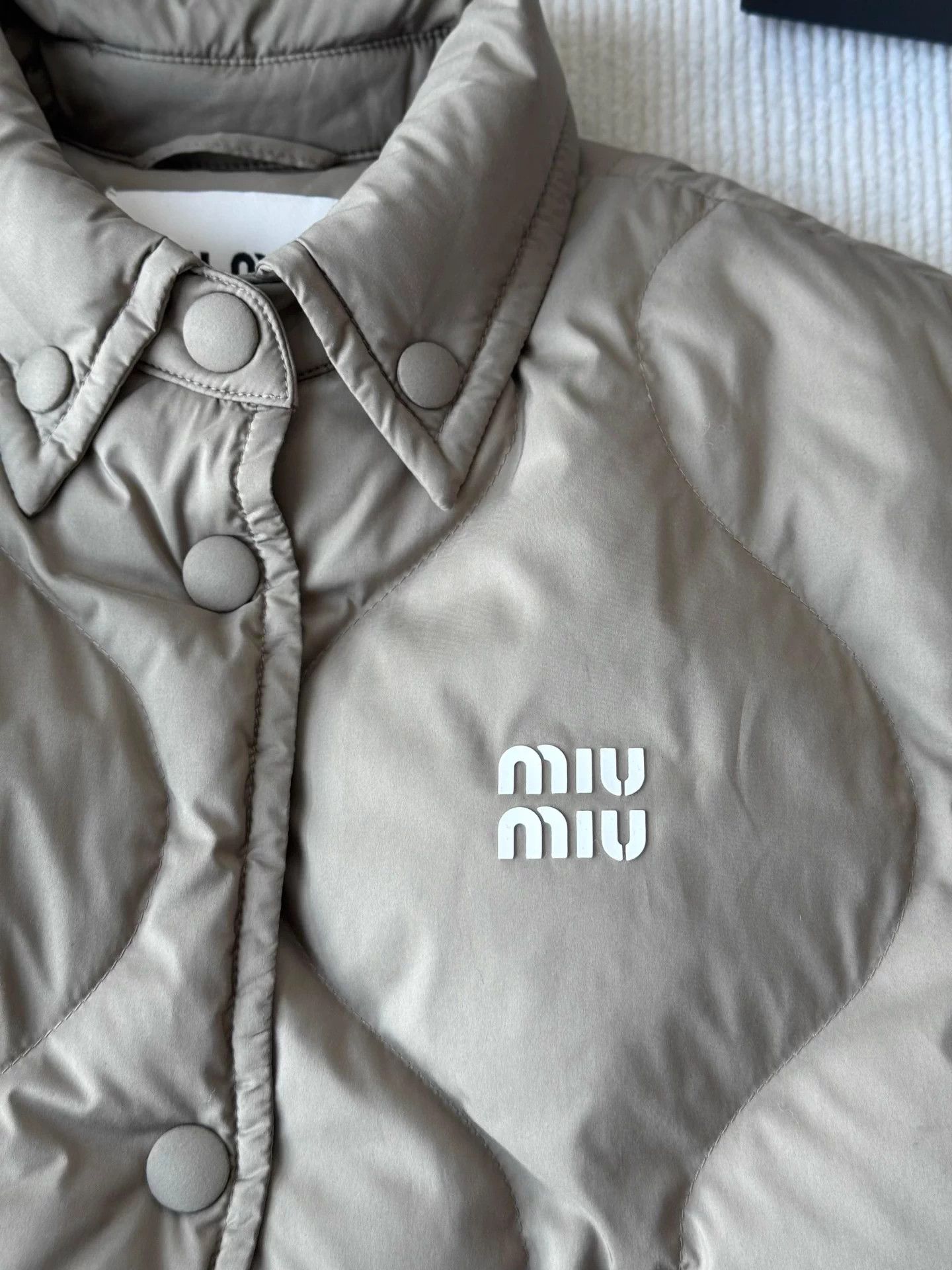 Miu Miu MIU MIU 25ss down vest 38 Like new Size S / US 4 / IT 40 - 3 Thumbnail