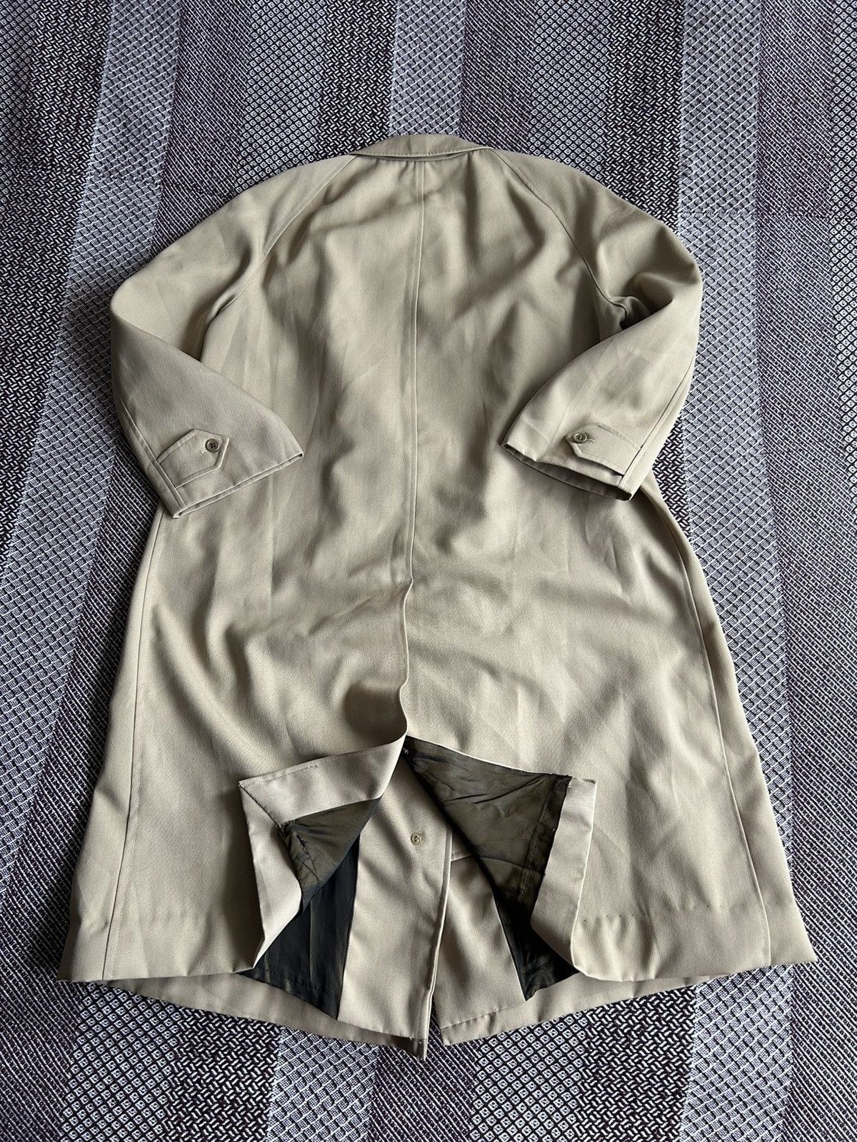 Burberry Vintage Burberrys 90s Heavy Trench Coat Mens Solid Style Size US XL / EU 56 / 4 - 14 Thumbnail