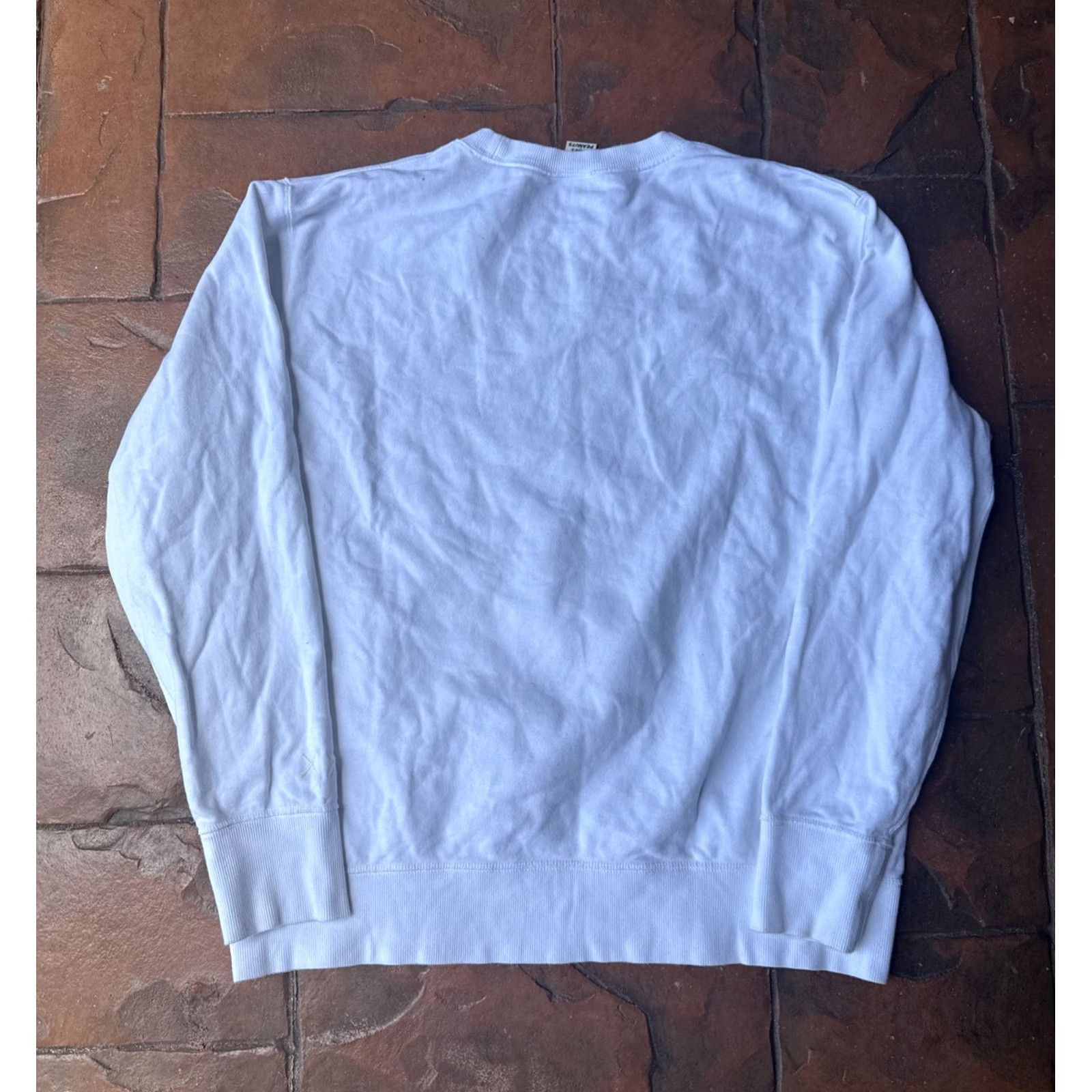 Uniqlo VINTAGE? No — Uniqlo X Kaws Peanuts Snoopy Skateboarding Sweatshirt Mens Large White Crew Neck Size US L / EU 52-54 / 3 - 3 Thumbnail