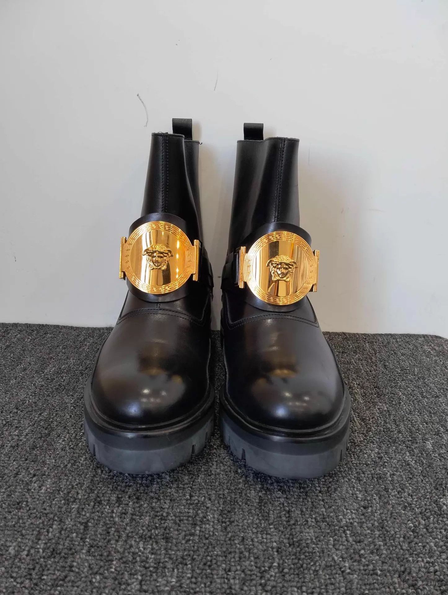 Versace VERSACE short boots 40 98 new Size US 9 / IT 39 - 4 Thumbnail