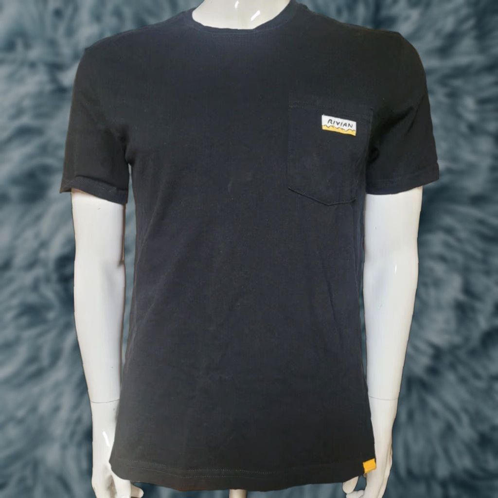 Vintage Rivian T-Shirt Pocket Logo Short Sleeve Crew Neck Small Black Men's Rivian Electric Adventure Vehicles SUV Truck Automotive 90s? Size US S / EU 44-46 / 1 - 1 Thumbnail
