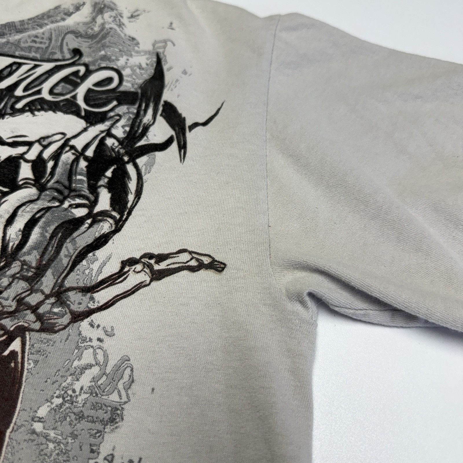 Vintage Vintage Y2K Grunge T Shirt Men’s L 21.5x26.5 All Over Print Size US L / EU 52-54 / 3 - 5 Thumbnail