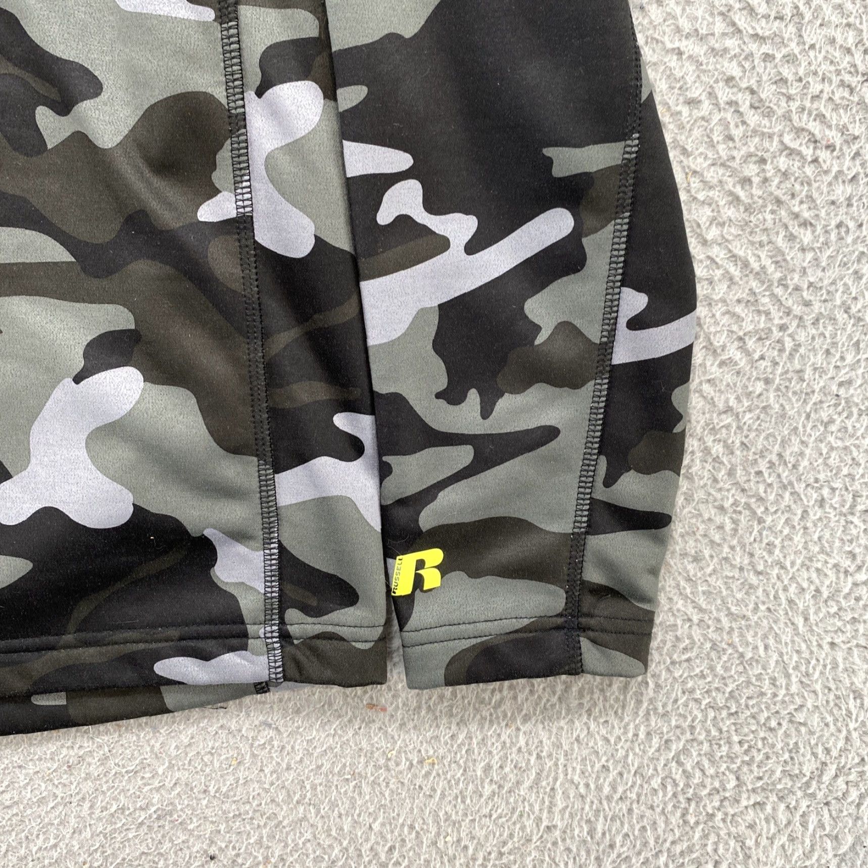 Russell Athletic Russell Athletic Poly Tech Fleece 1/4 Zip Pullover Men’s M Black Camouflage Sweatshirt Shirt Shirt? Size US M / EU 48-50 / 2 - 3 Thumbnail