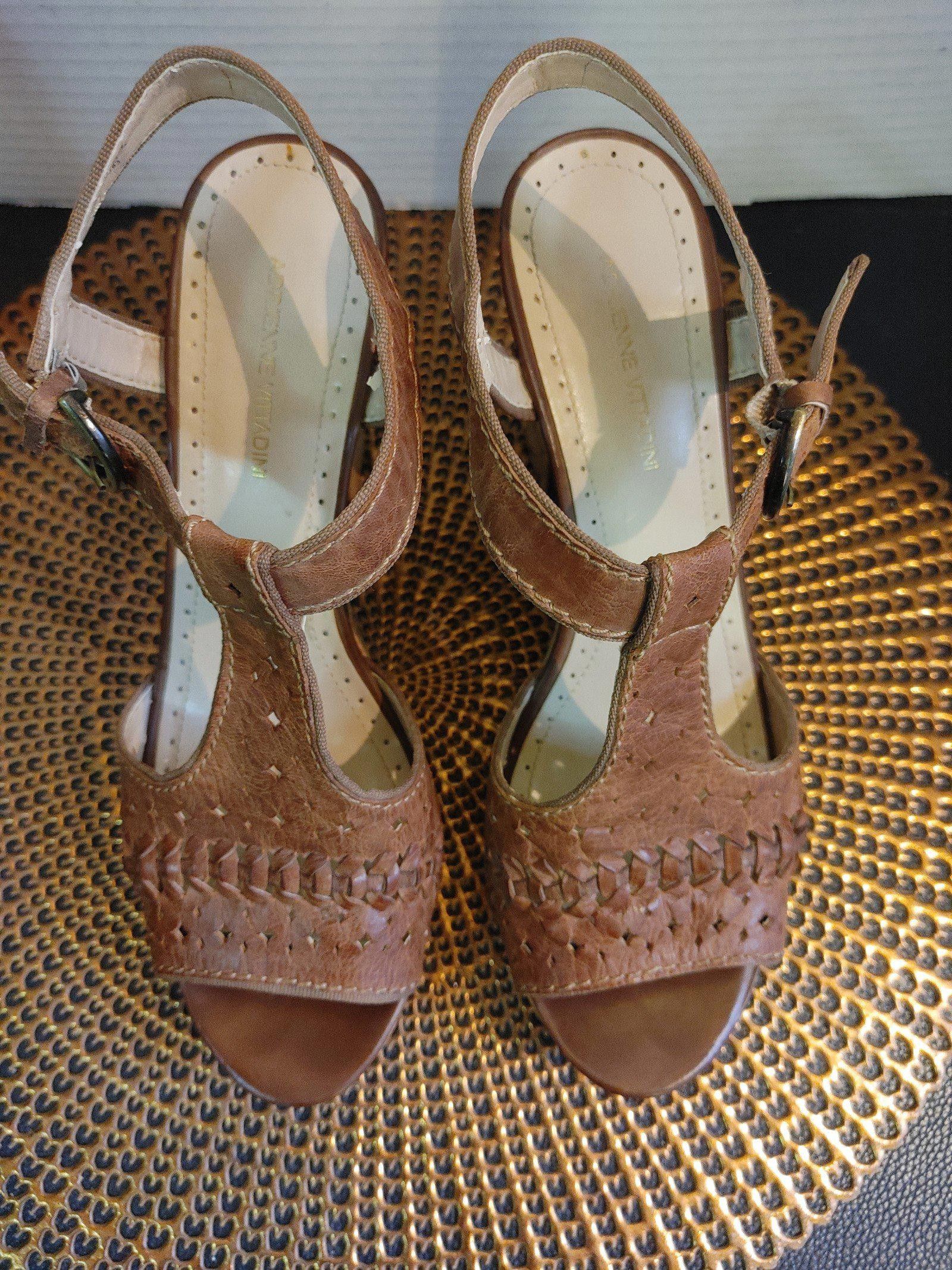 Designer Adrienne Vittadini Leather Platform Peep Toe Sandals Size 9 Size US 9 / IT 39 - 3 Thumbnail