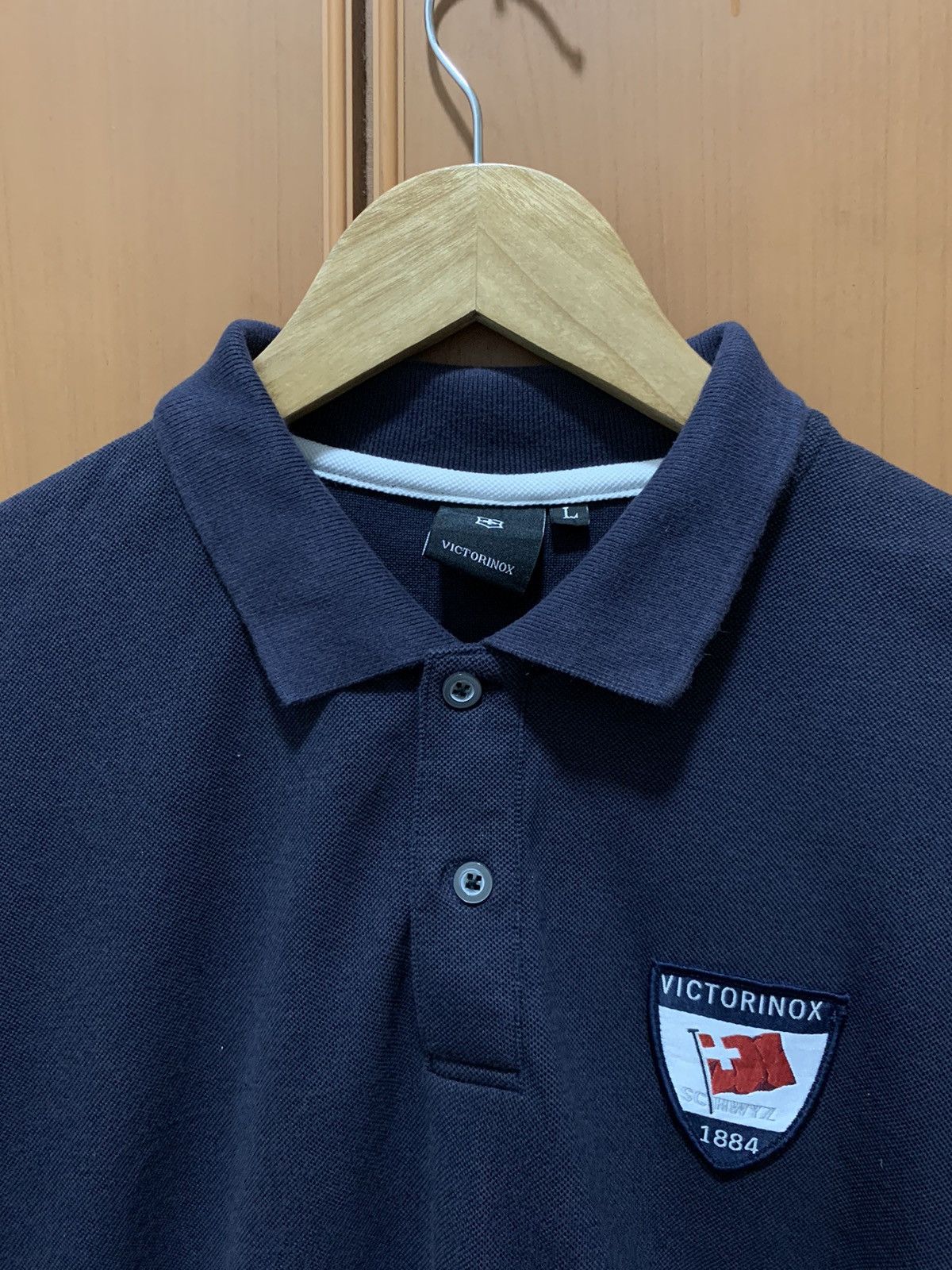 Victorinox Victorinox Polo Shirt Swiss Cross Shield Emblem Size US L / EU 52-54 / 3 - 4 Thumbnail