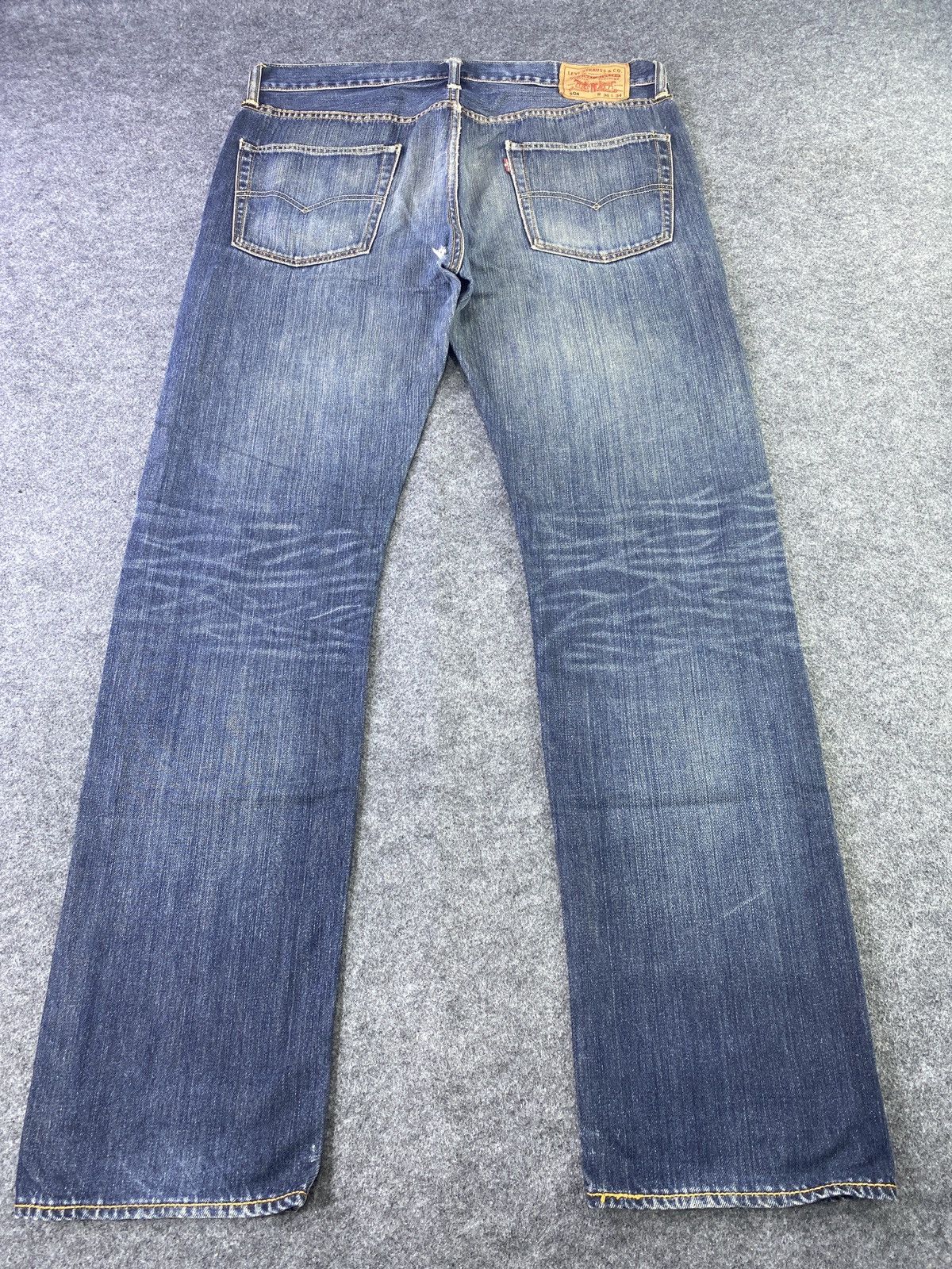 Vintage Levis 504 Blue Wash Jeans - J920