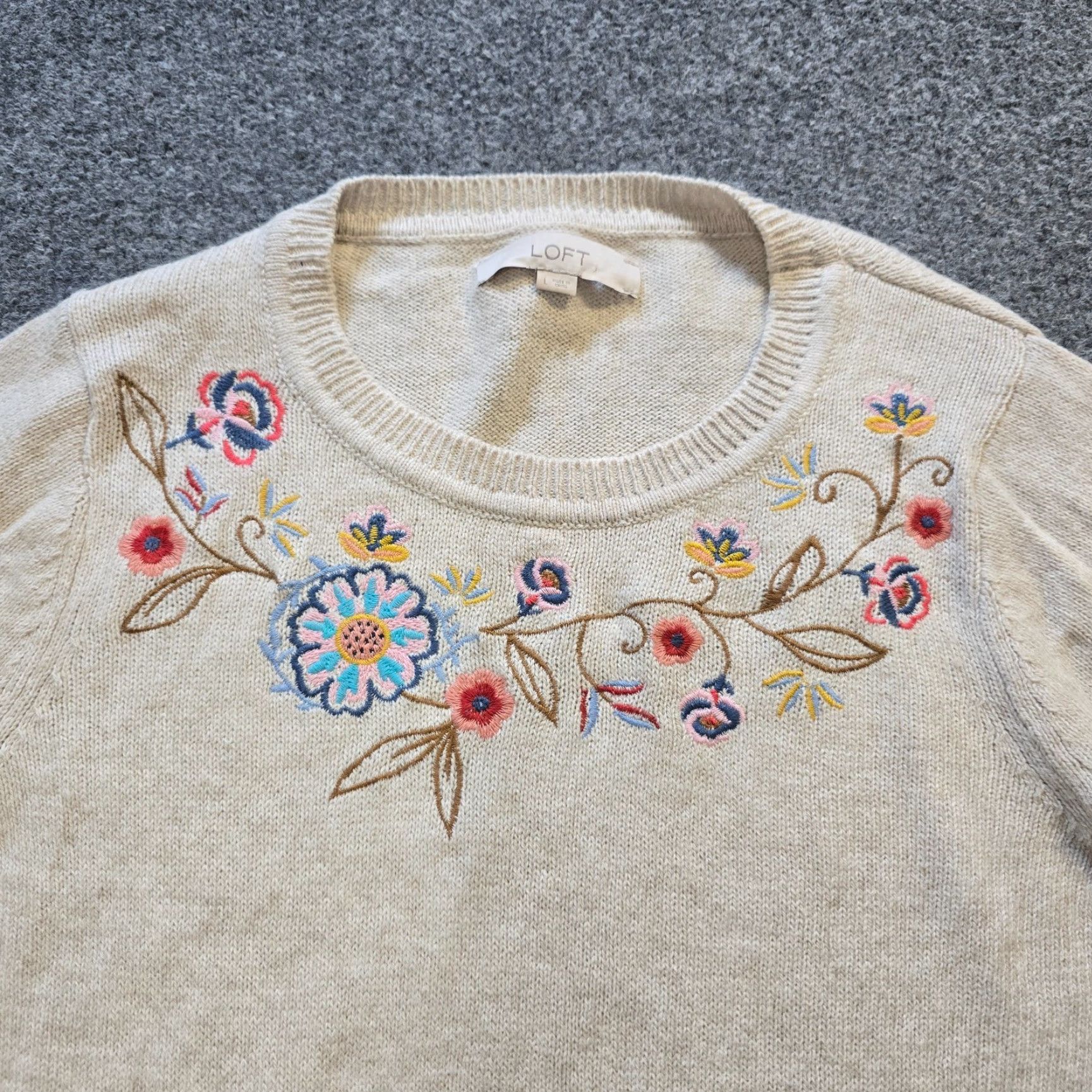Loft LOFT Sweater Womens Large Beige Floral Embro embroidered Cottage Casual Pullover Knit Lightweight Round Neck Long Sleeve Size L / US 10 / IT 46 - 2 Thumbnail