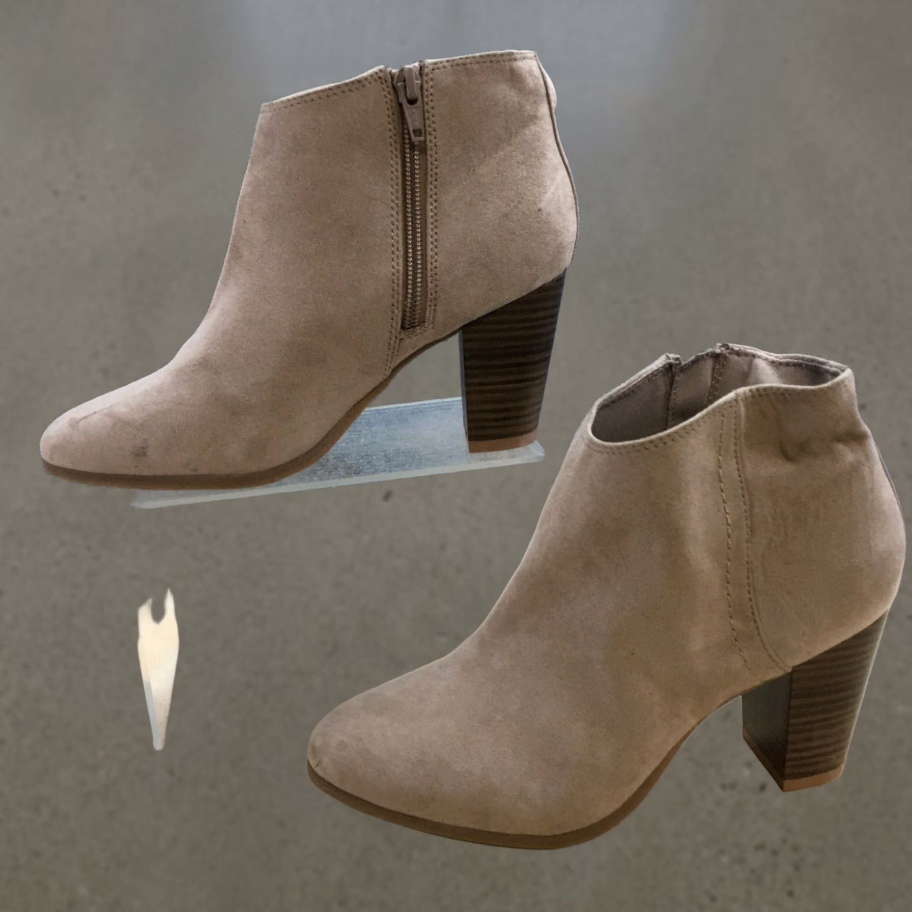 Old Navy Old Navy Boots Womens 6 Ankle Booties Beige Faux Suede Side Zip Casual Heeled Size US 6 / IT 36 - 1 Thumbnail