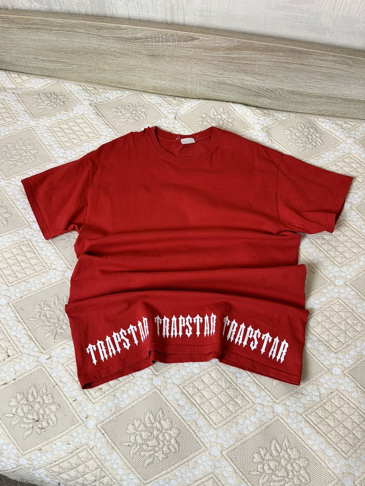 Trapstar London 🔥 Trapstar Big Logo Red Distressed T Shirt Streetwear USA Size US M / EU 48-50 / 2 - 1 Thumbnail