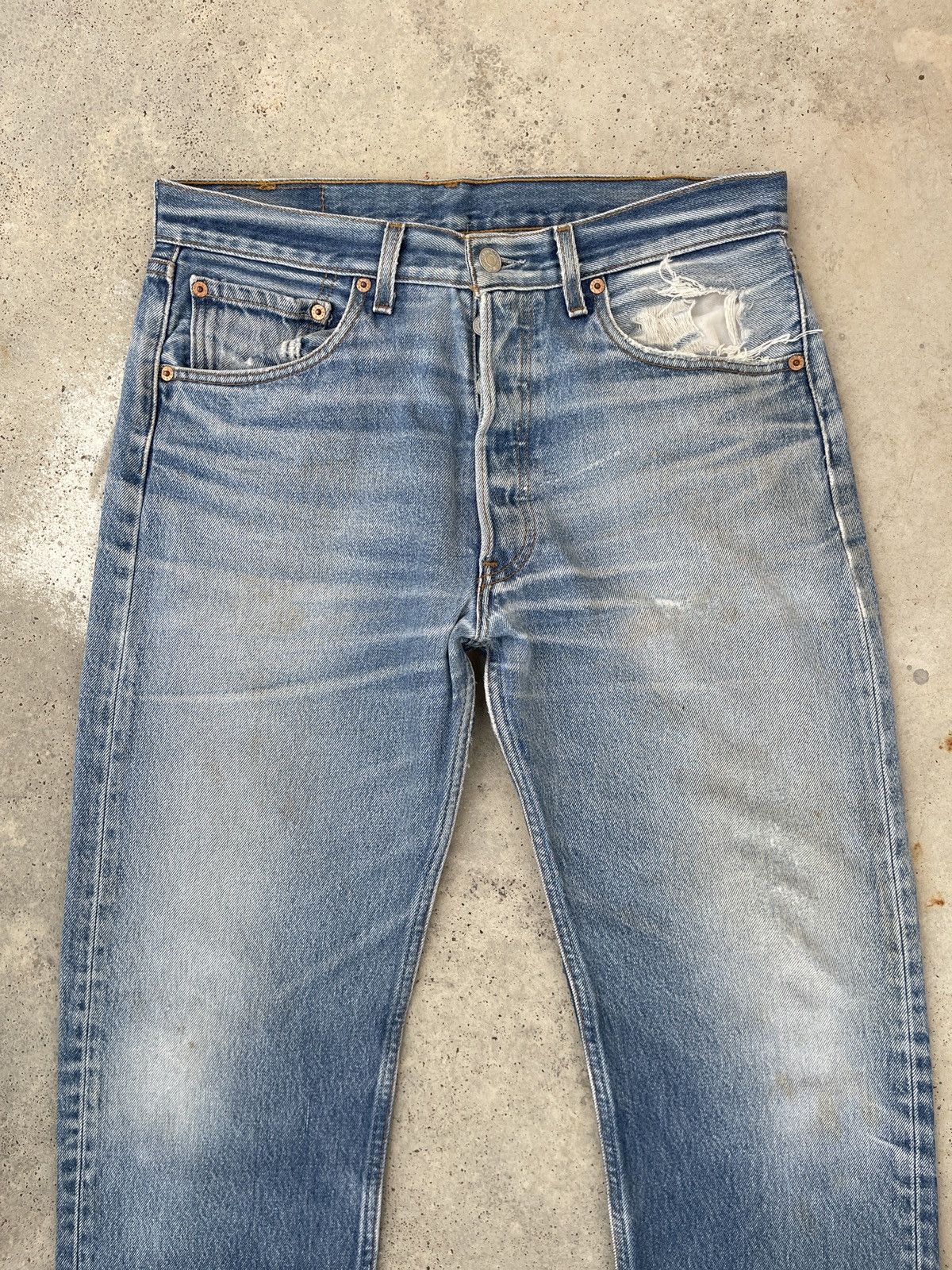 Levi's × Levi's Vintage Clothing × Vintage Vintage 90s Levis Faded Blue Denim Jeans Size US 32 / EU 48 - 2 Thumbnail