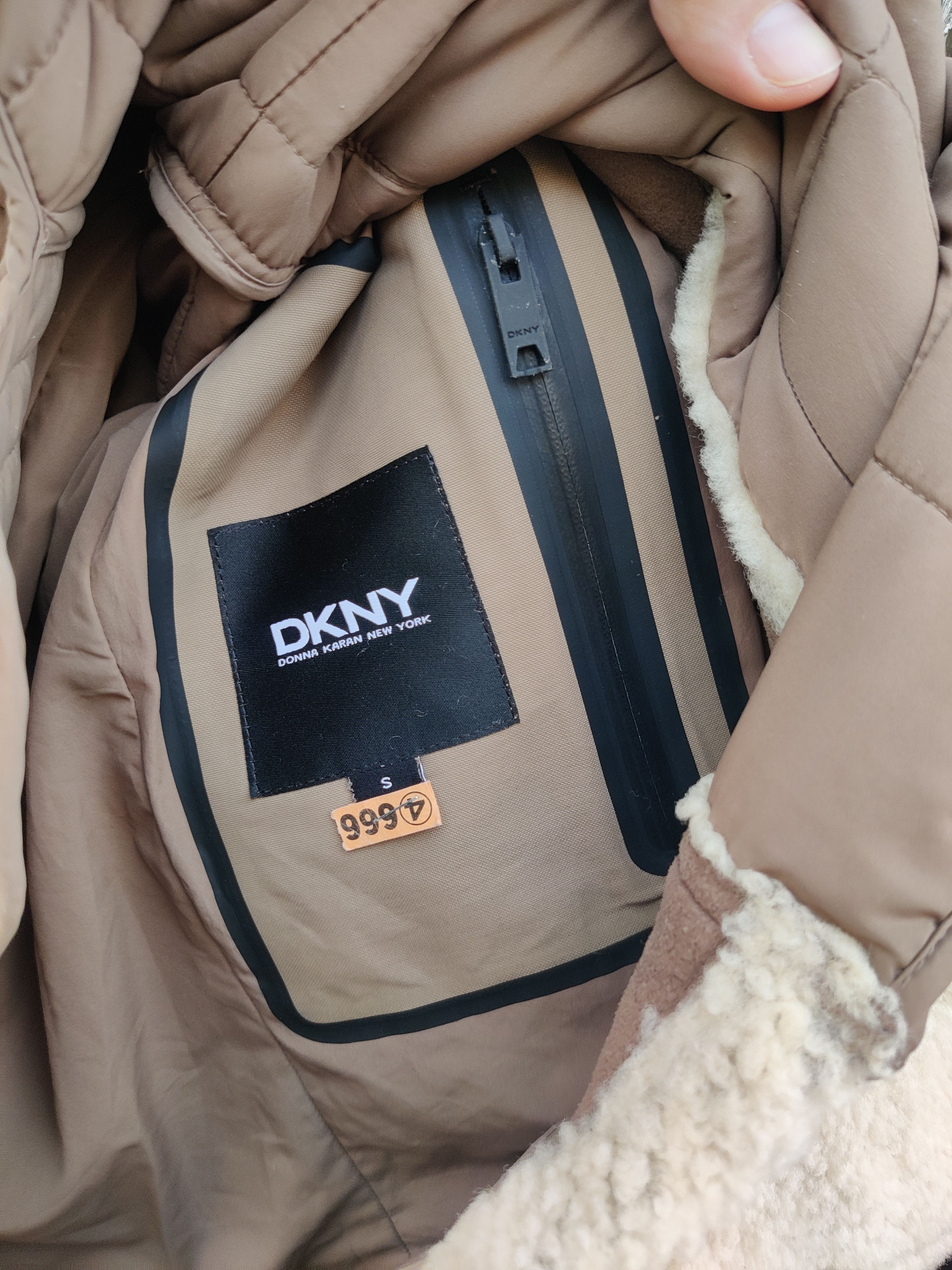 Vintage Vintage DKNY Winter Coat Faux Shearling Collar Jacket Size US M / EU 48-50 / 2 - 12 Thumbnail