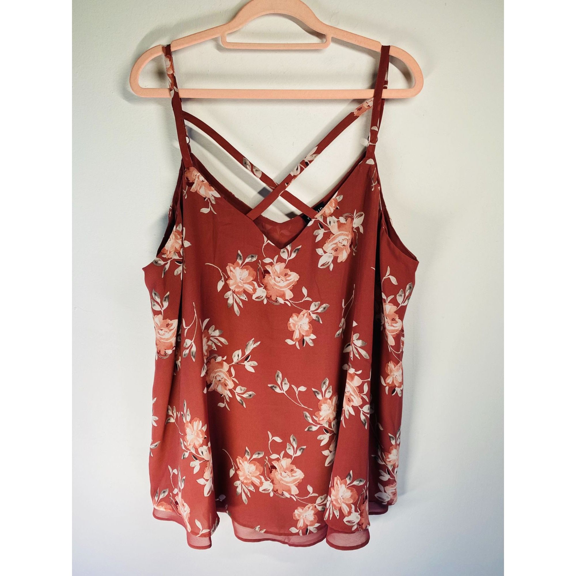 Torrid Torrid 2 Floral Crisscross Sleeveless Camisole Tank Top Size Size XXL / US 16-18 / IT 52-54 - 1 Thumbnail