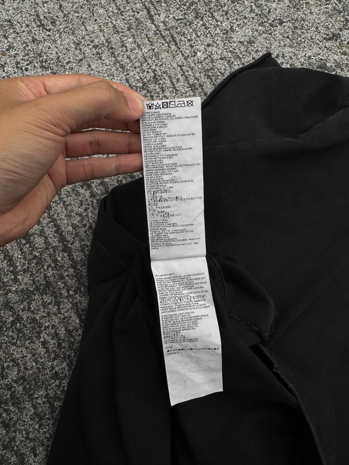 Maison Margiela Maison Margiela FW19 Ripped Pocket Damage Tee Size US L / EU 52-54 / 3 - 11 Thumbnail