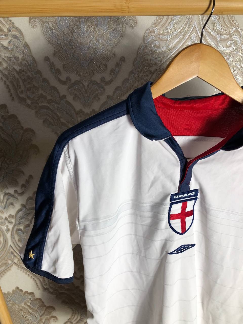Umbro VINTAGE UMBRO ENGLAND RETRO SOCCER JERSEY MANCHESTER Y2K 90s Size US M / EU 48-50 / 2 - 4 Thumbnail