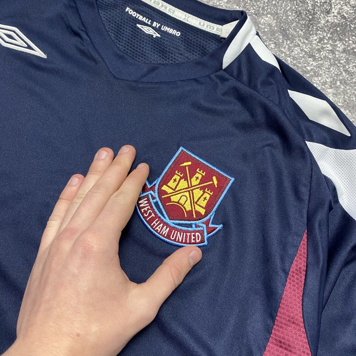 Umbro Vintage Umbro West Ham United Small logo soccer jersey Size US XL / EU 56 / 4 - 3 Thumbnail