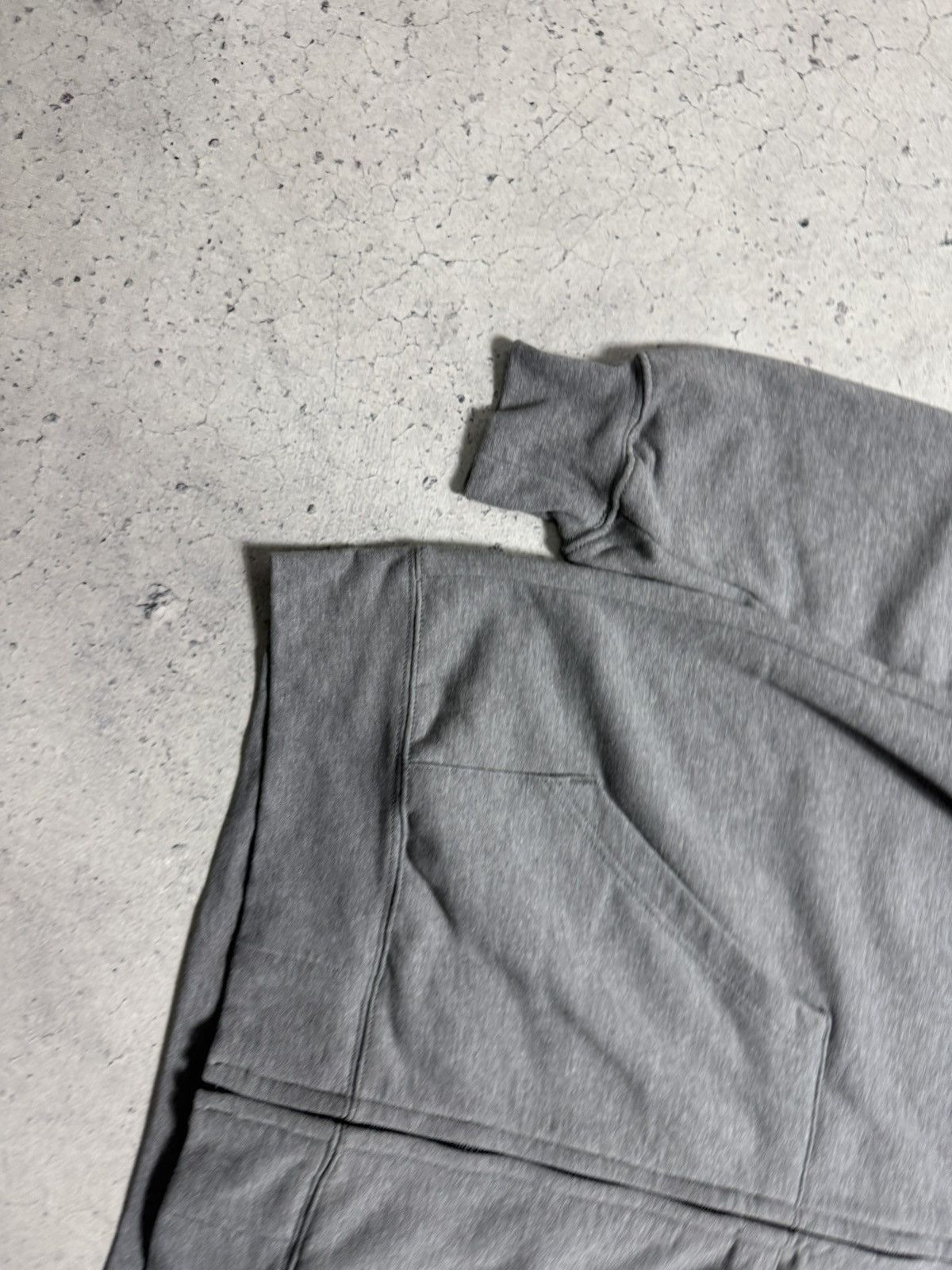 Carhartt Carhartt New Grey Full Zip Hoodie Size L Vintage Size US L / EU 52-54 / 3 - 3 Thumbnail