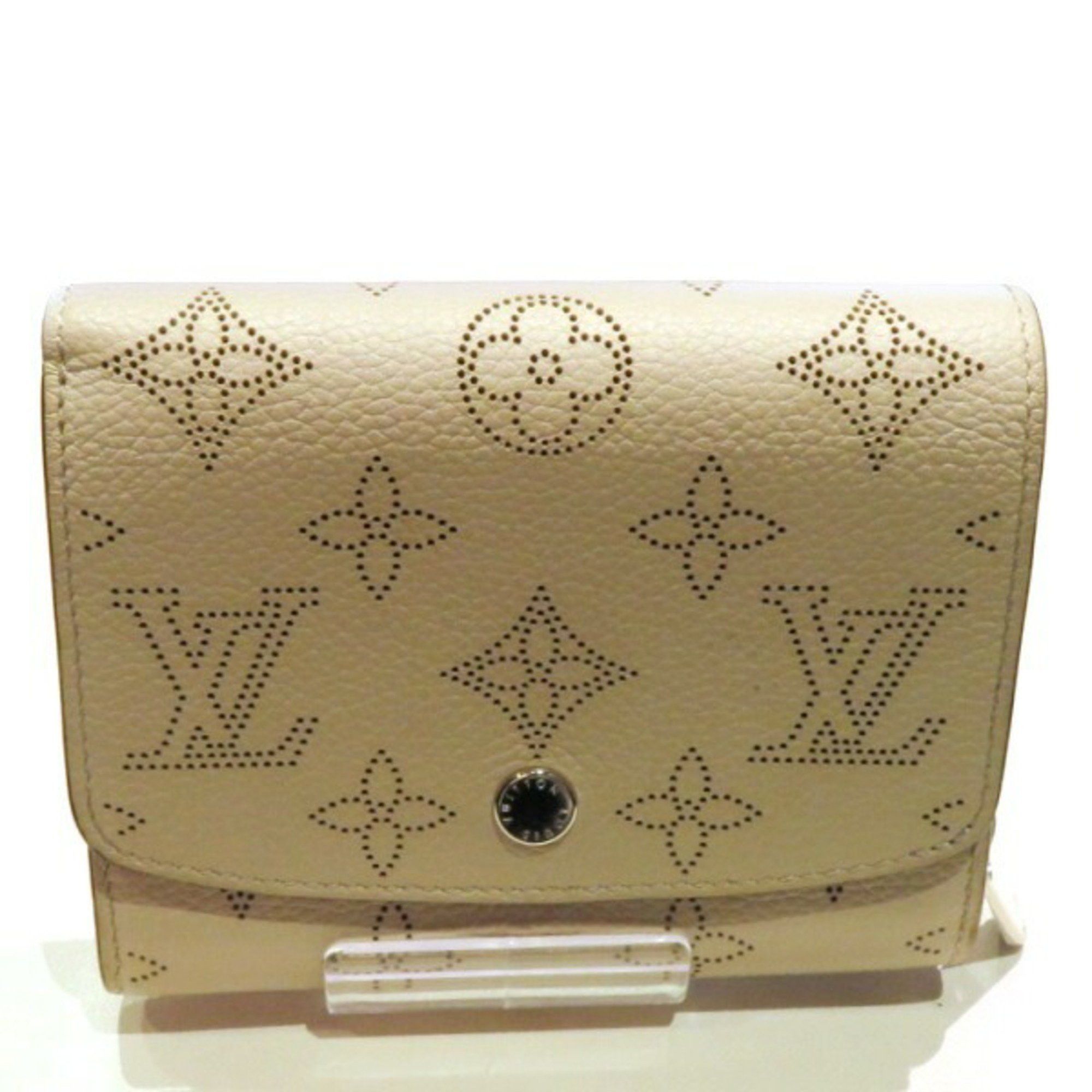 Shop Louis Vuitton MAHINA Plain Leather Small Wallet Folding Wallets  (M62542, M62541, M62540) by petit_2petit_2