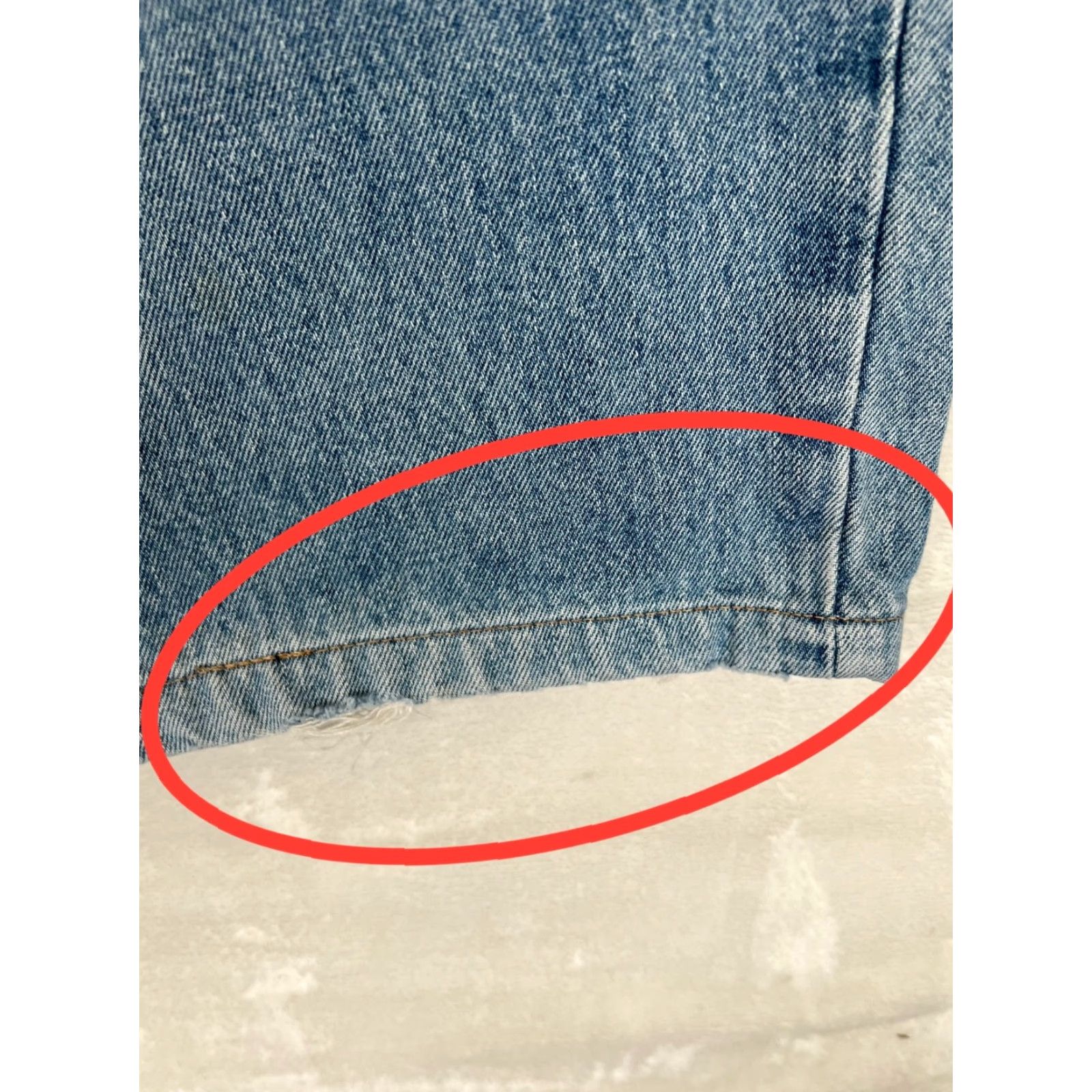 Levi's VINTAGE Levi’s 550 Jeans Jeans 550 Distressed Medium Wash 36x29 Levi’s 550 5-Pocket Men Regular 90s Grunge USA Retro Jeans Size US 36 / EU 52 - 5 Thumbnail