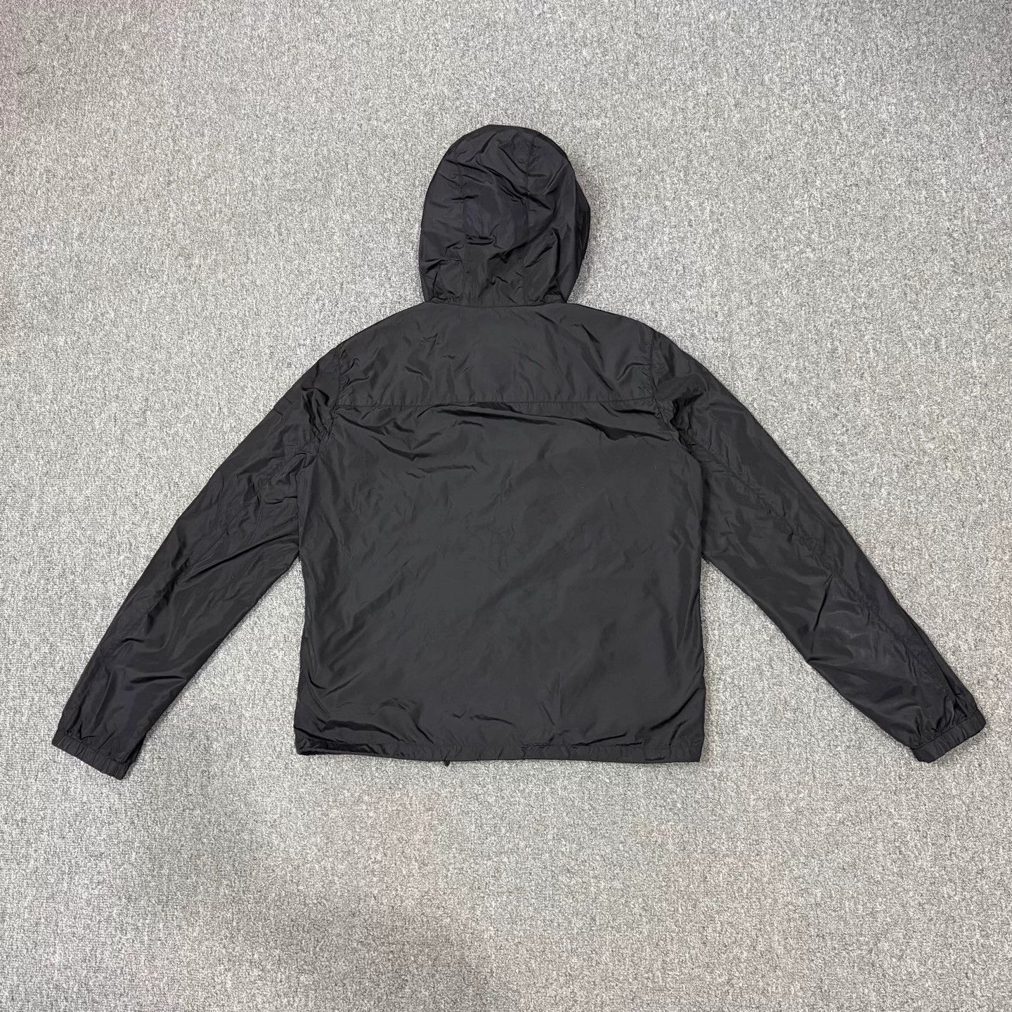 Prada Prada Black triangle logo shell jacket 48 mint Size US M / EU 48-50 / 2 - 2 Thumbnail